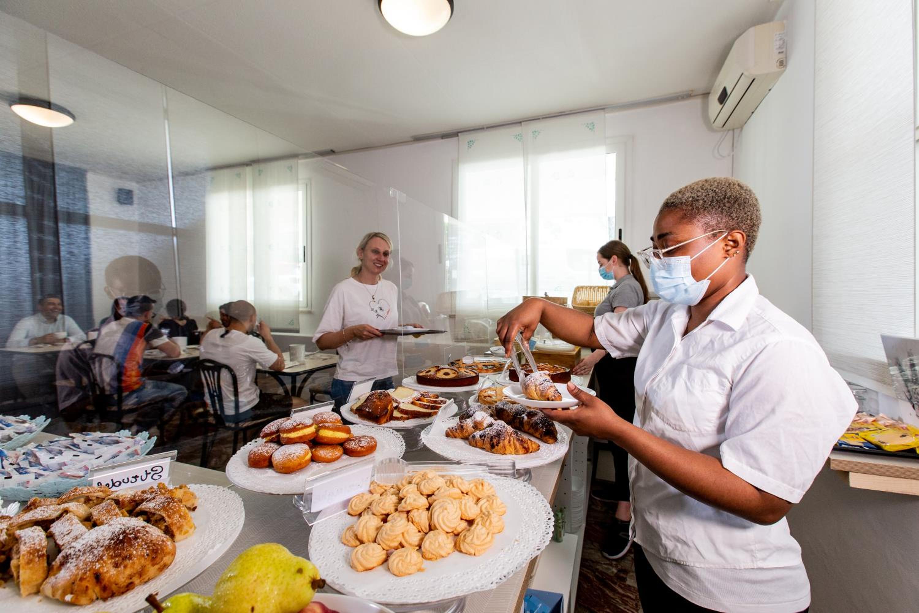 Family Room with Side Sea View and Balcony
