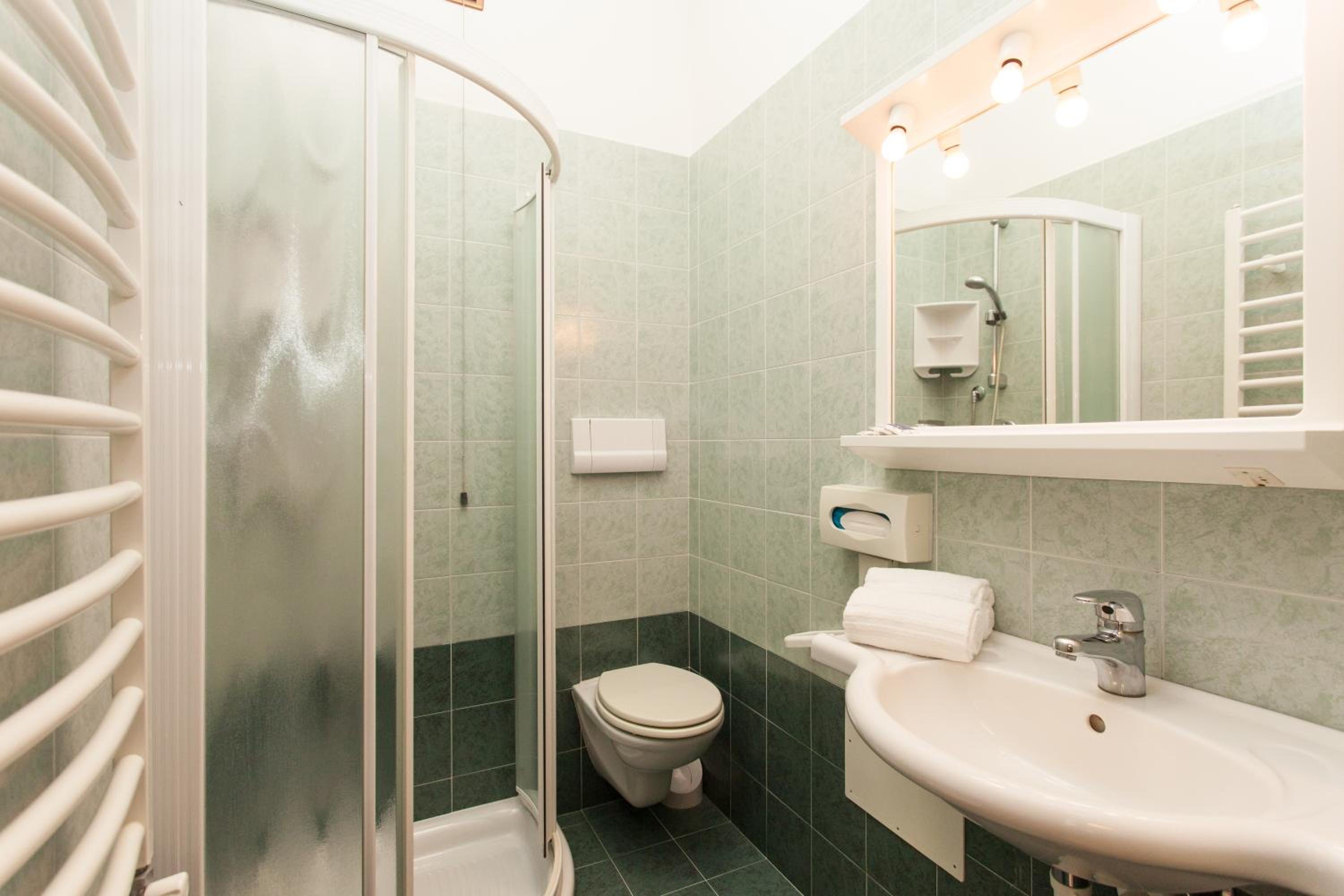 Double or Twin Room with Lateral Sea View