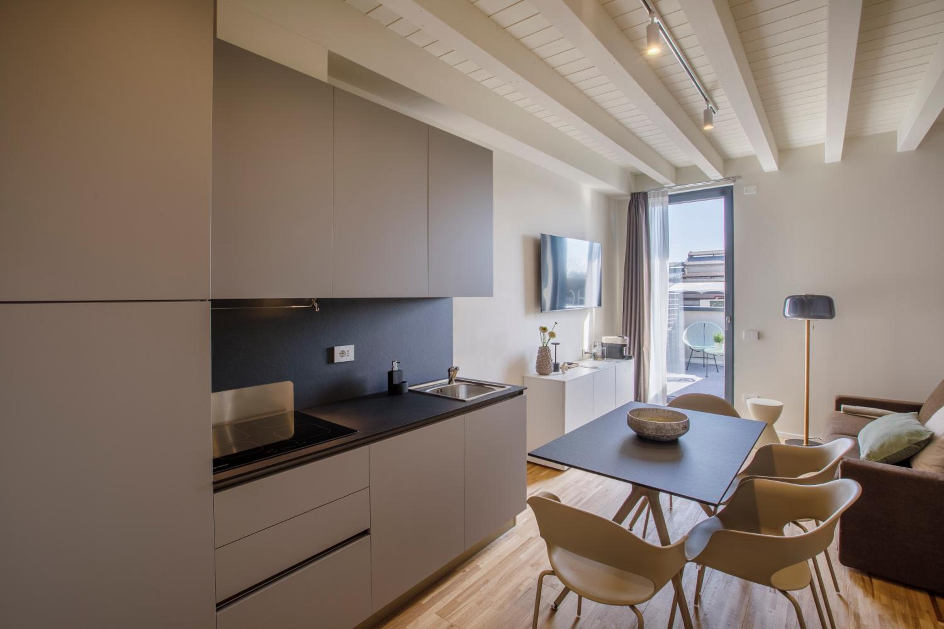 Deluxe Apartment