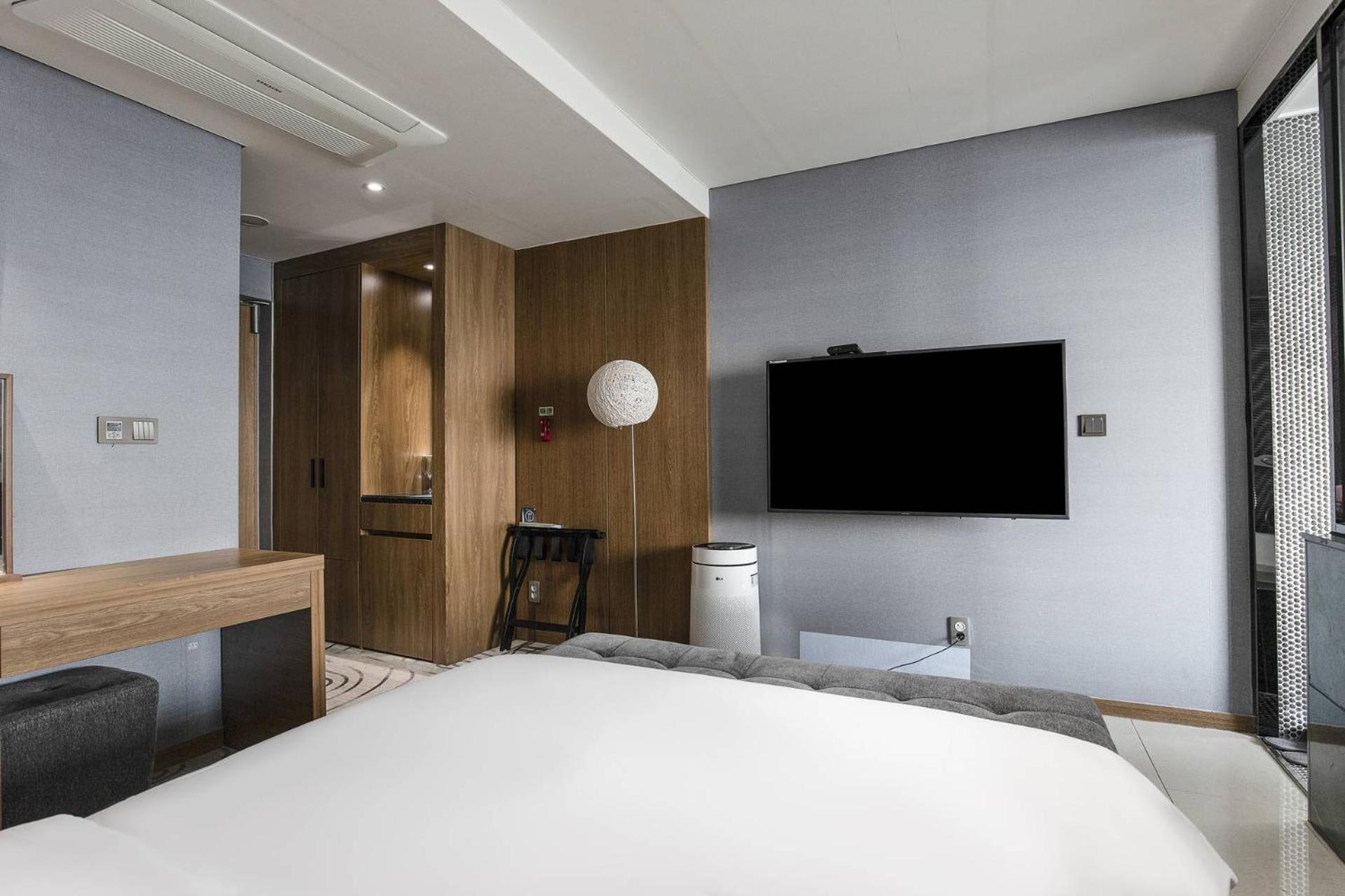 Premier Double Room with Spa Bath and Terrace