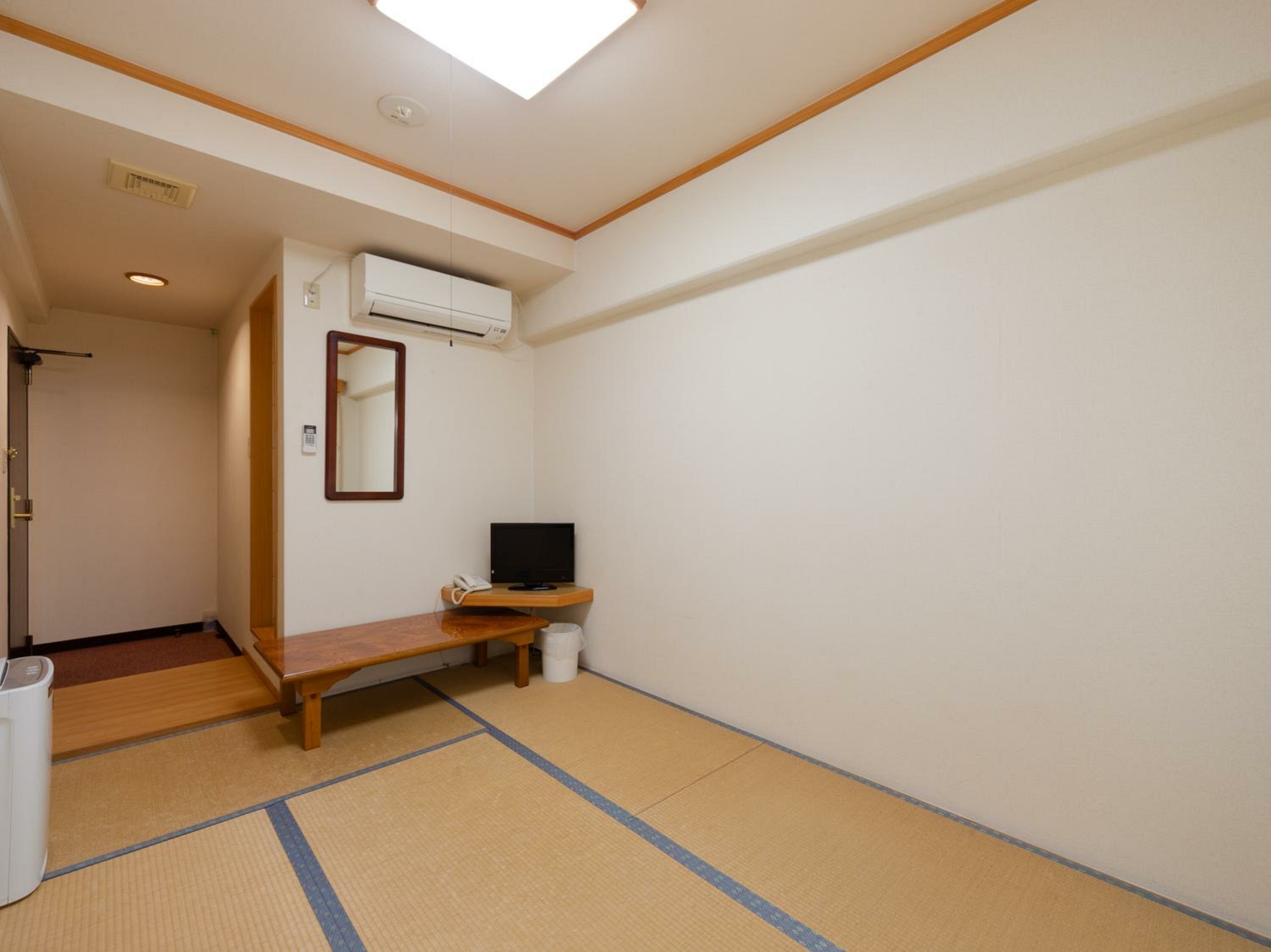 Japanese-Style Room - Smoking