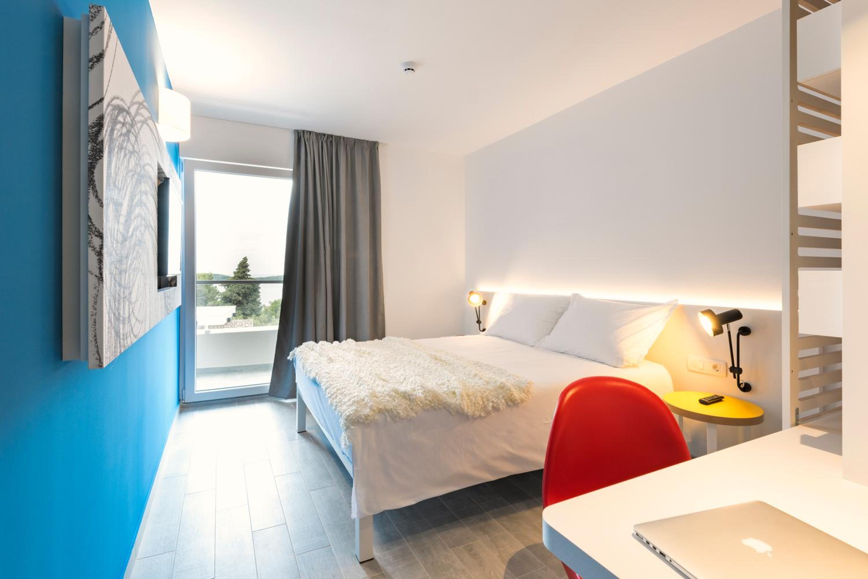 Double Room with Balcony and Park View