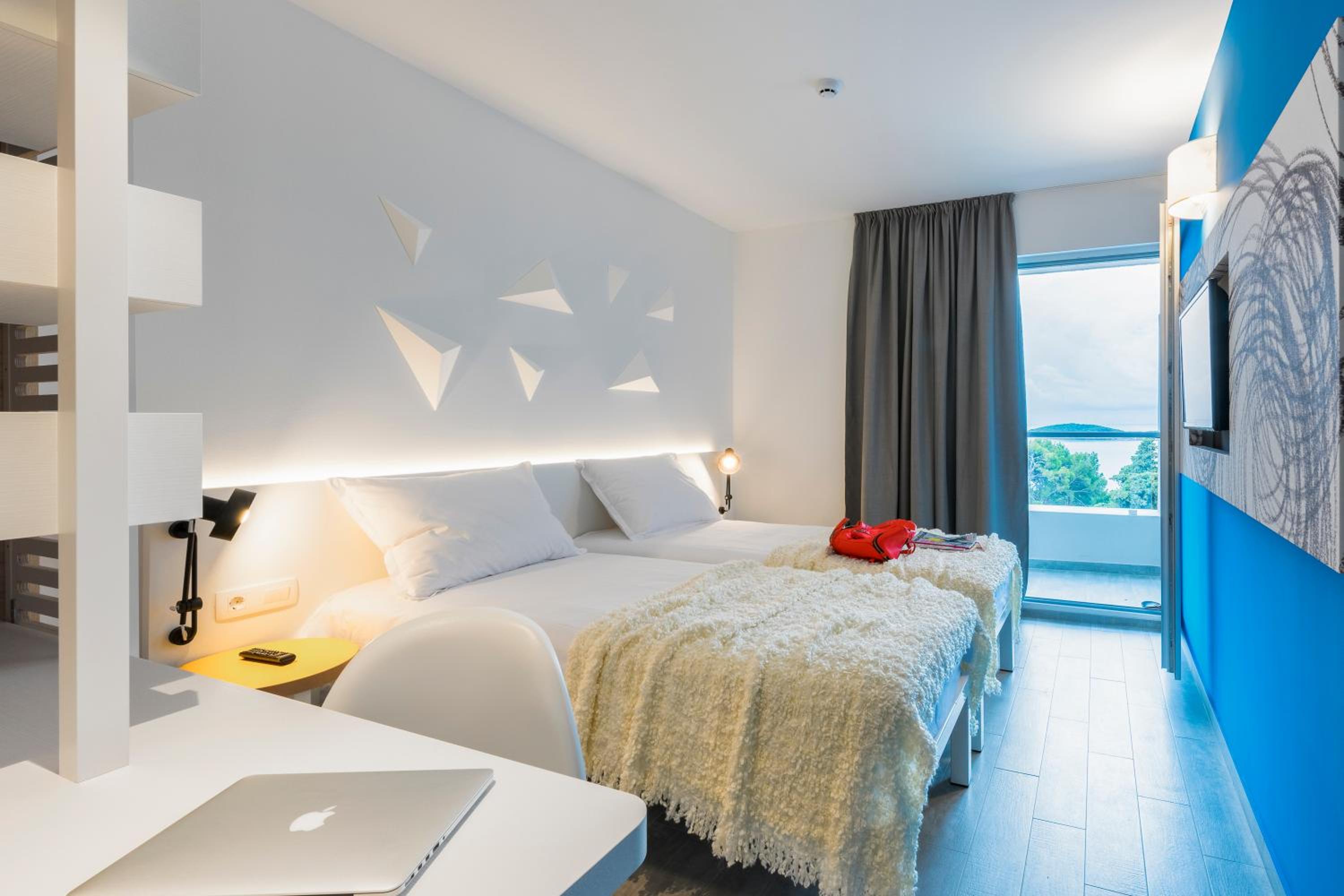 Superior Double Room with Balcony and Sea View