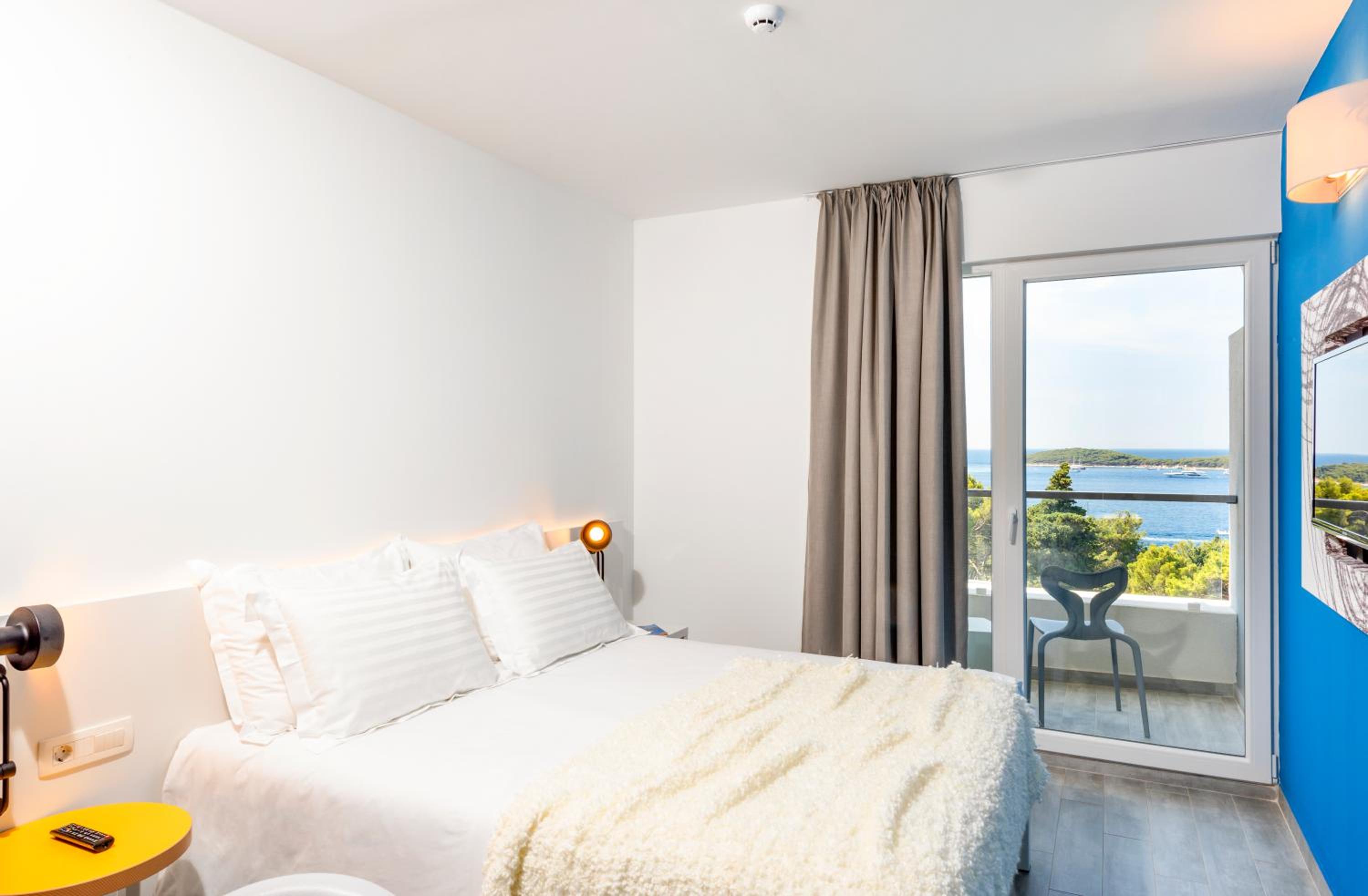 Superior Double Room with Balcony and Sea View