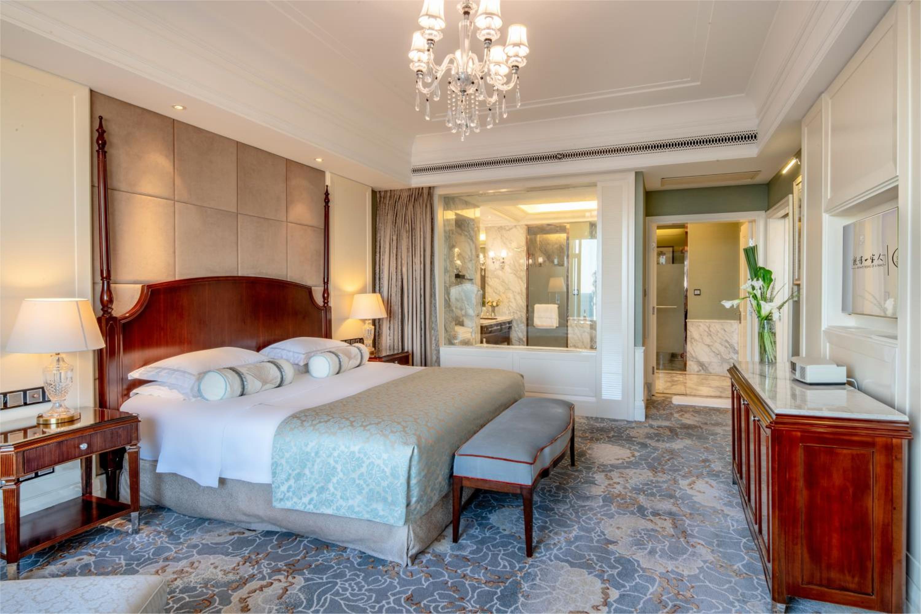 Deluxe Suite with Sea View