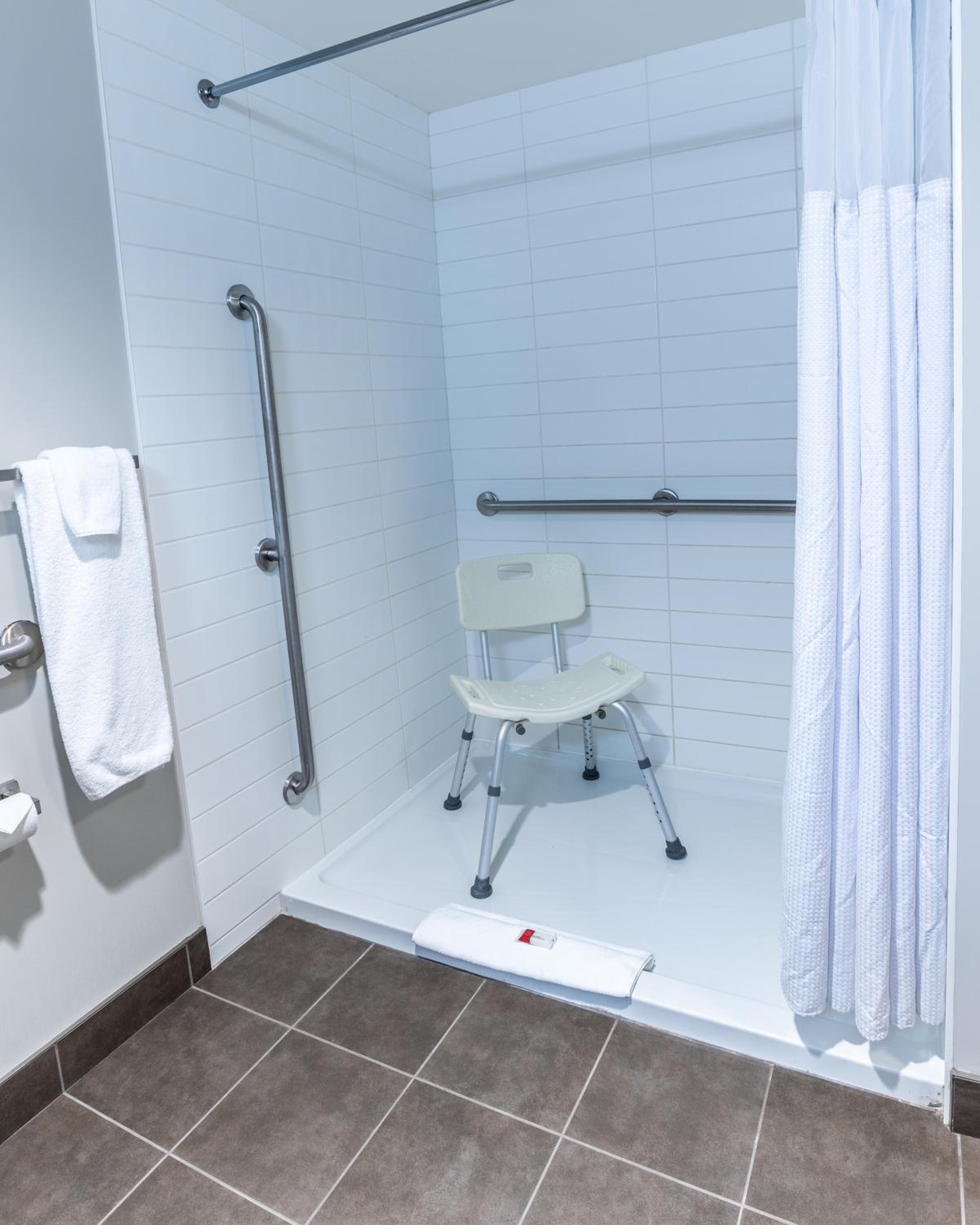 Queen Room - Disability Access/Non-Smoking