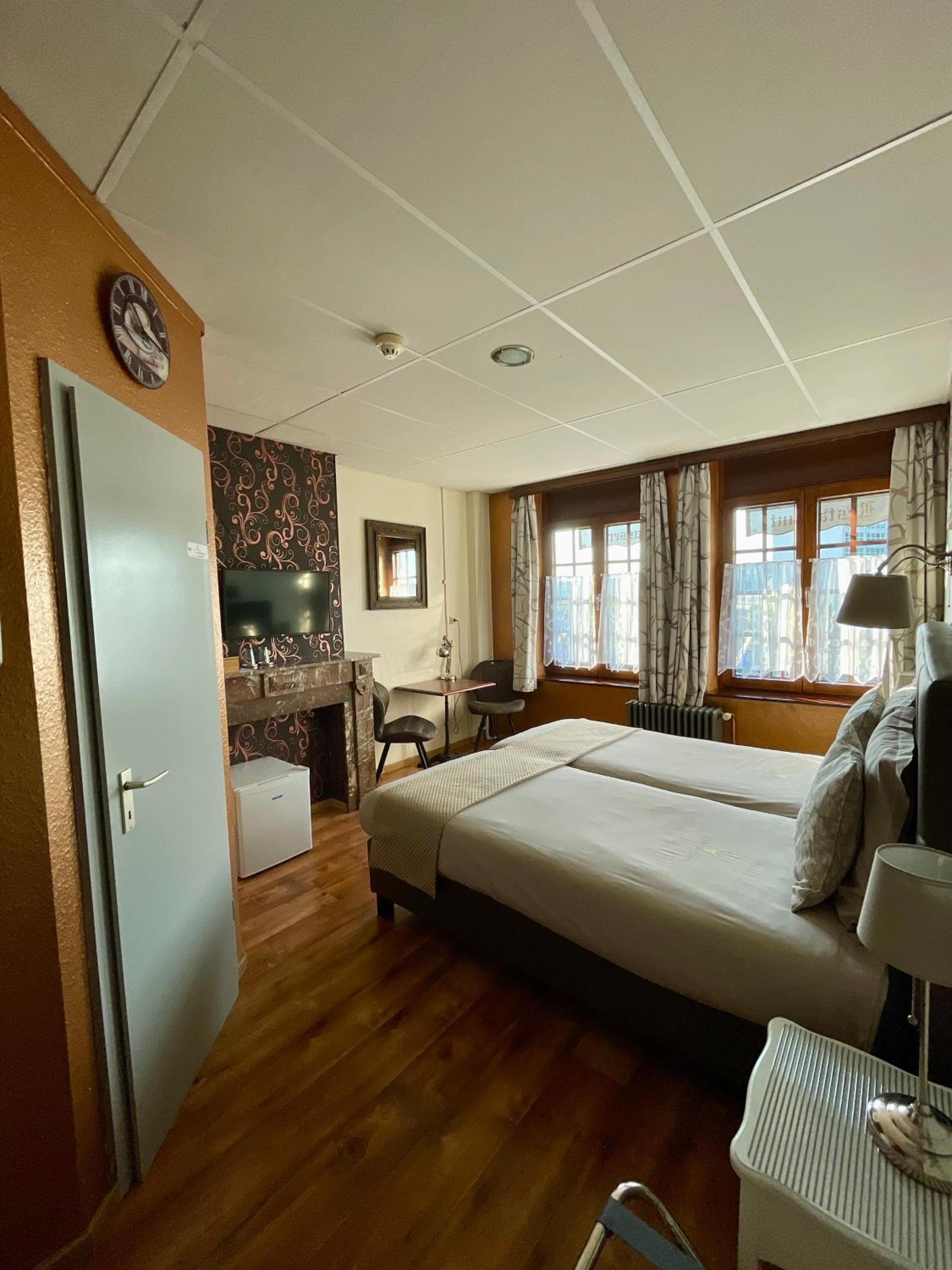 Twin Room with Private Bathroom