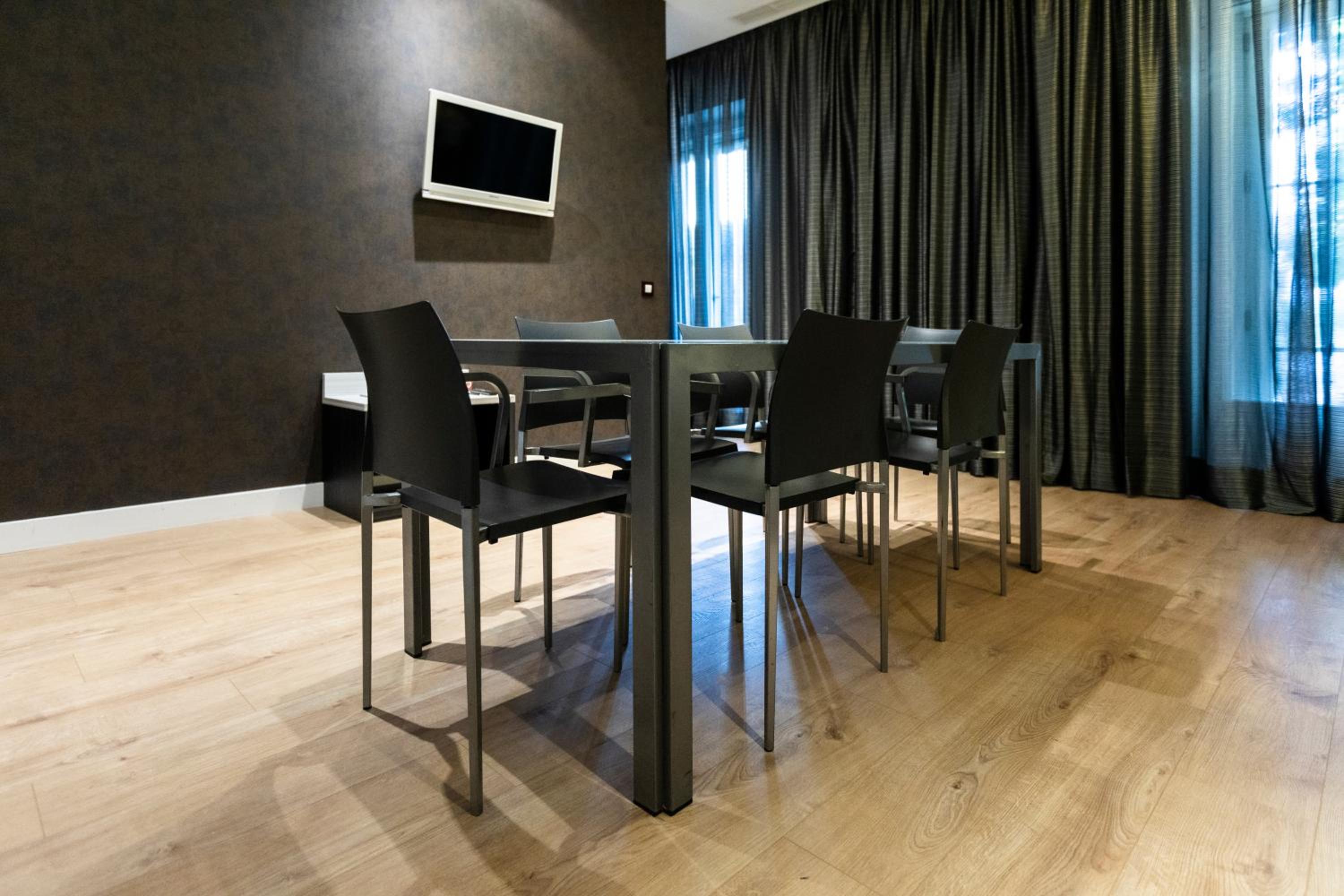 Apartment (6 Adults)