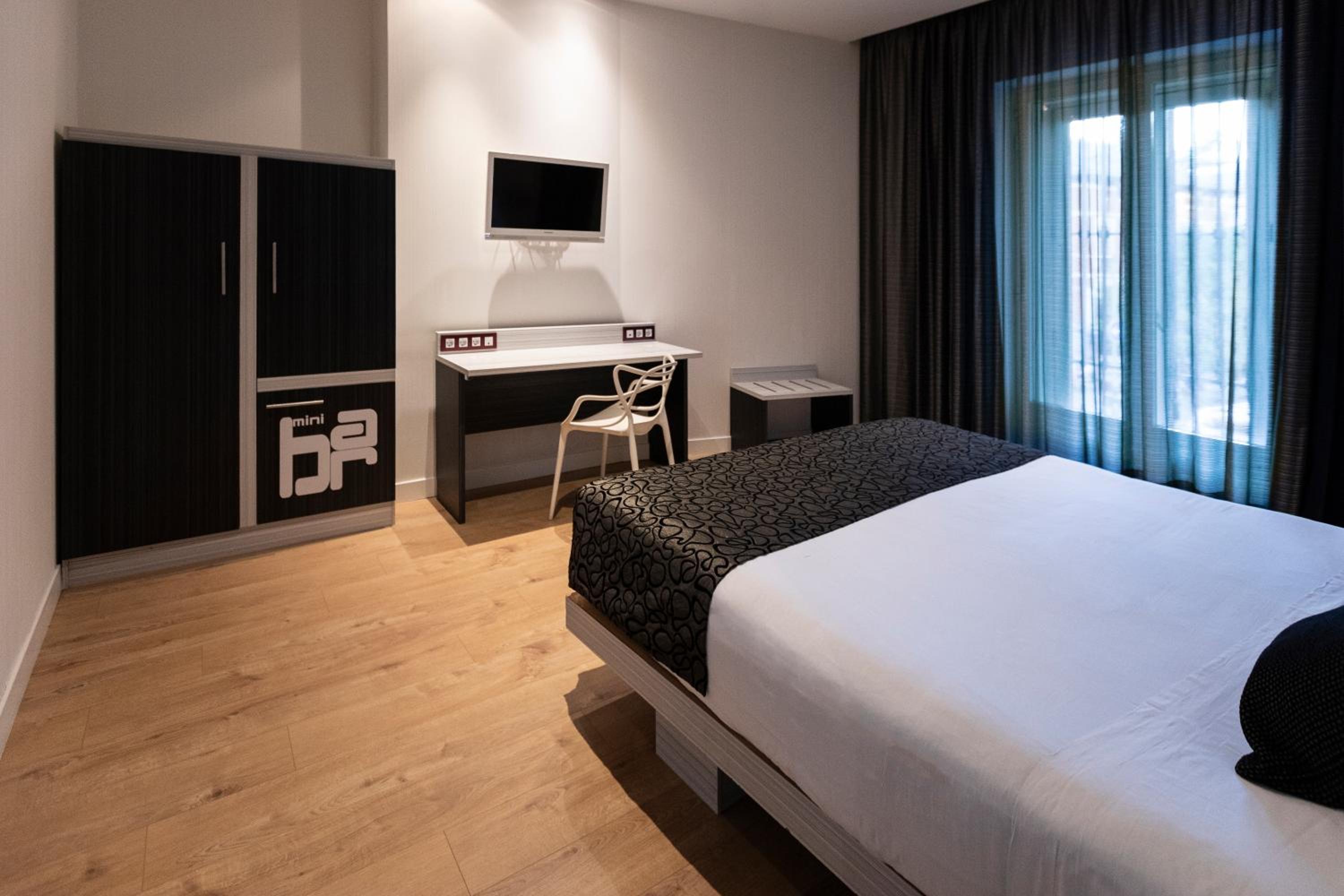 Apartment (6 Adults)