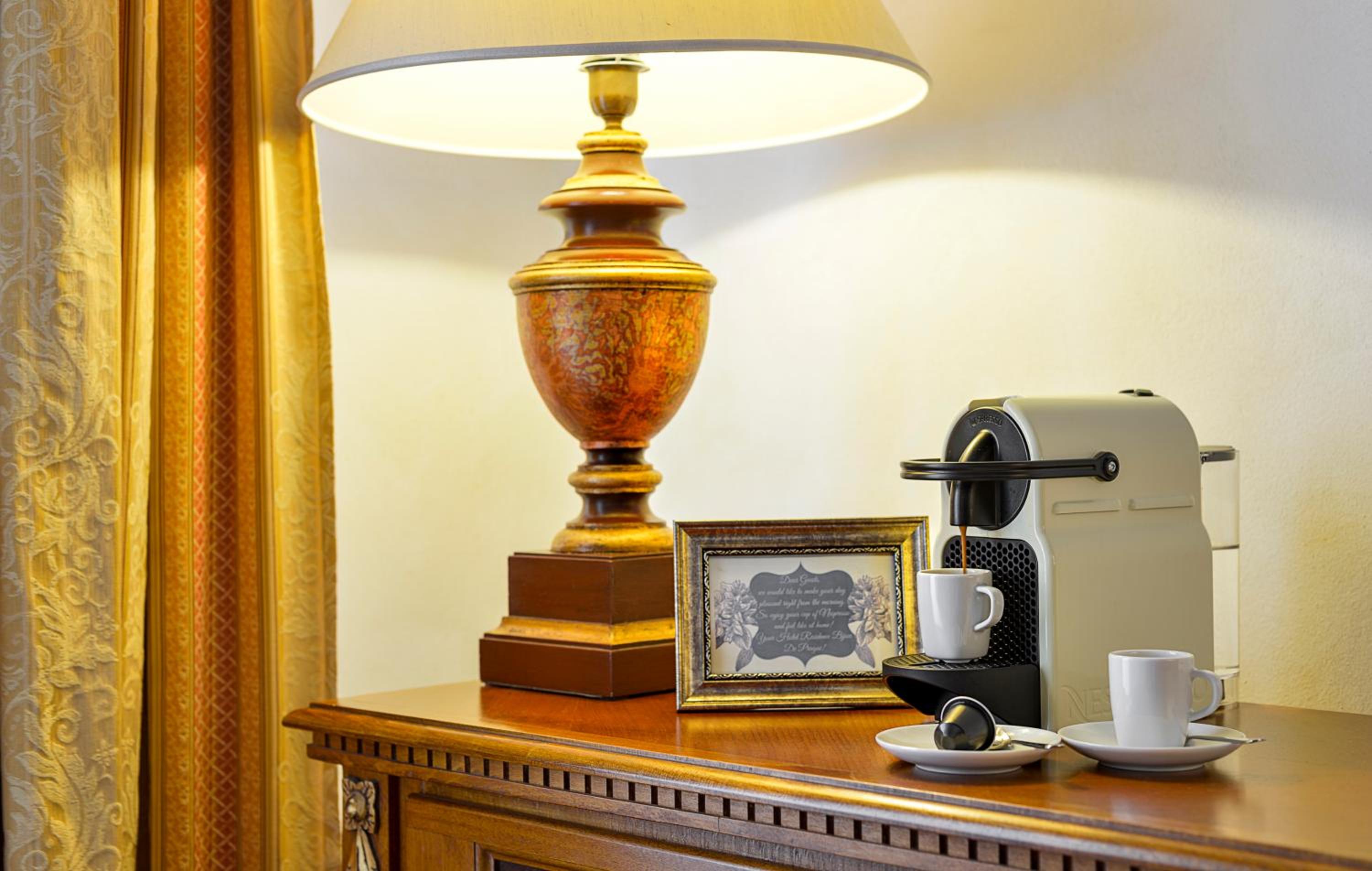 King Suite with Street View