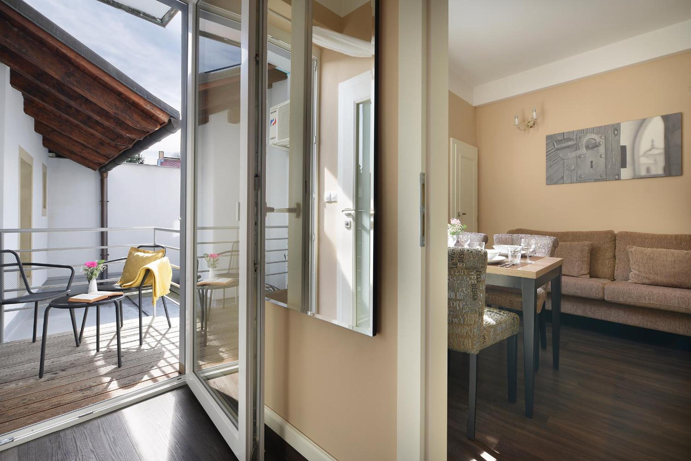 One-Bedroom Apartment