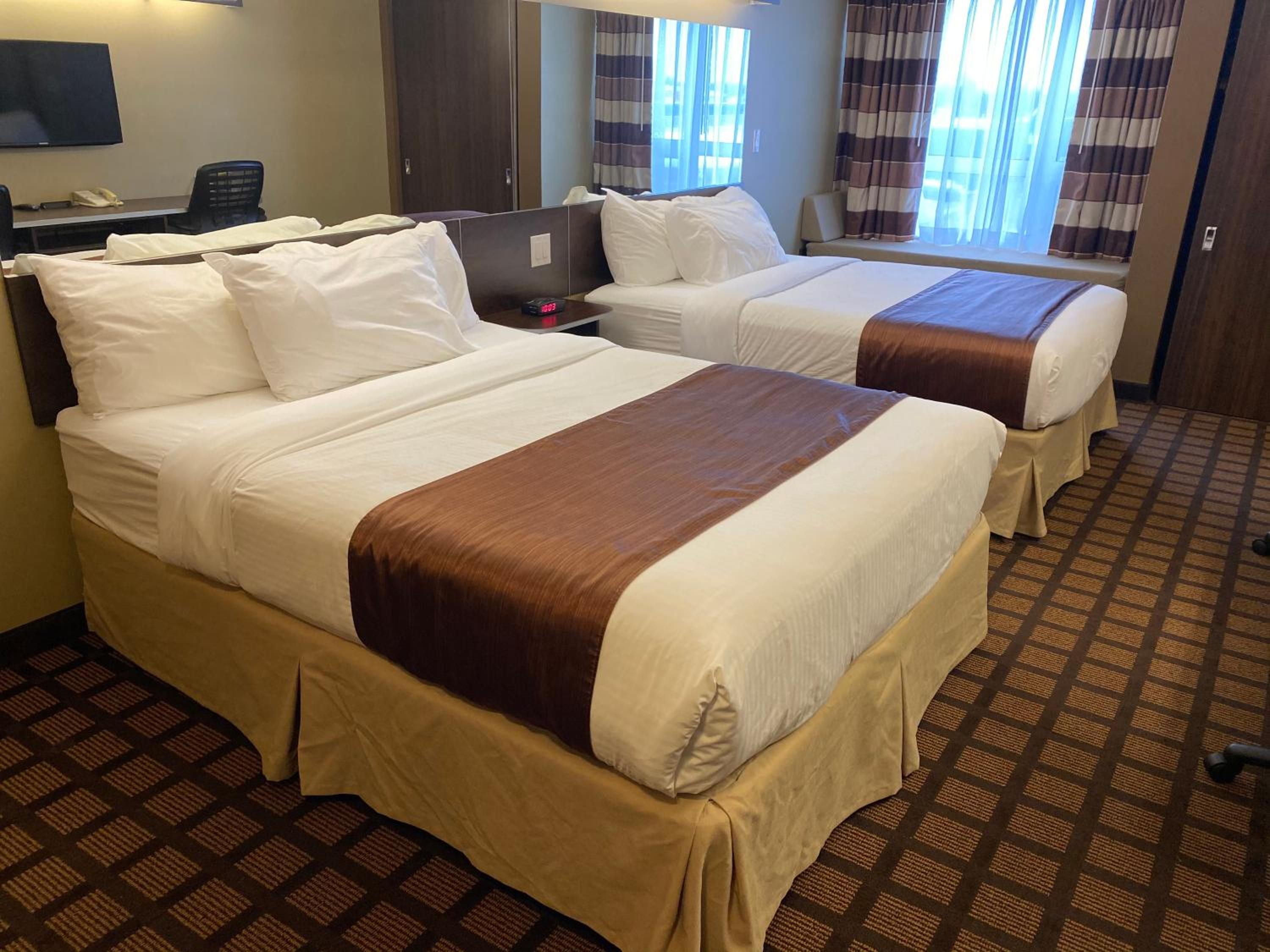 Deluxe Queen Room with Two Queen Beds - Non-Smoking