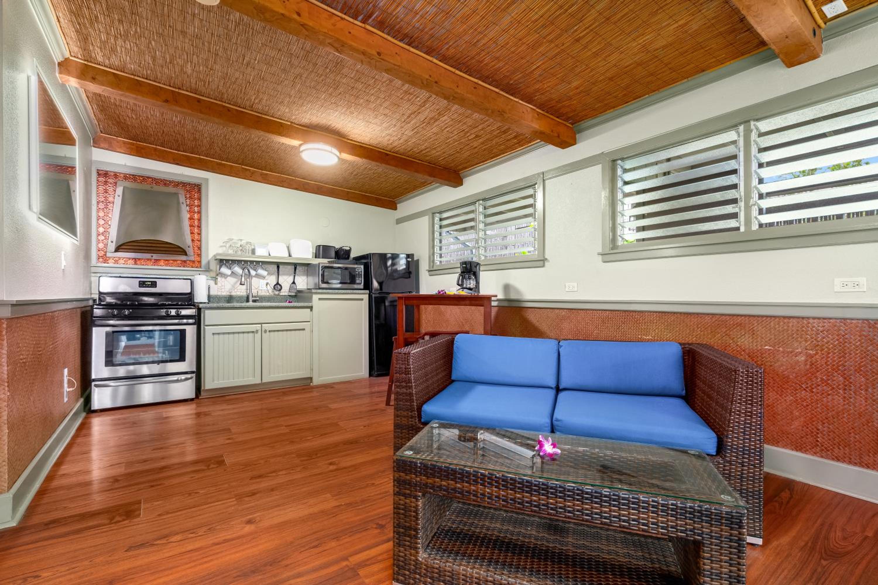 One-Bedroom Suite with Mountain View