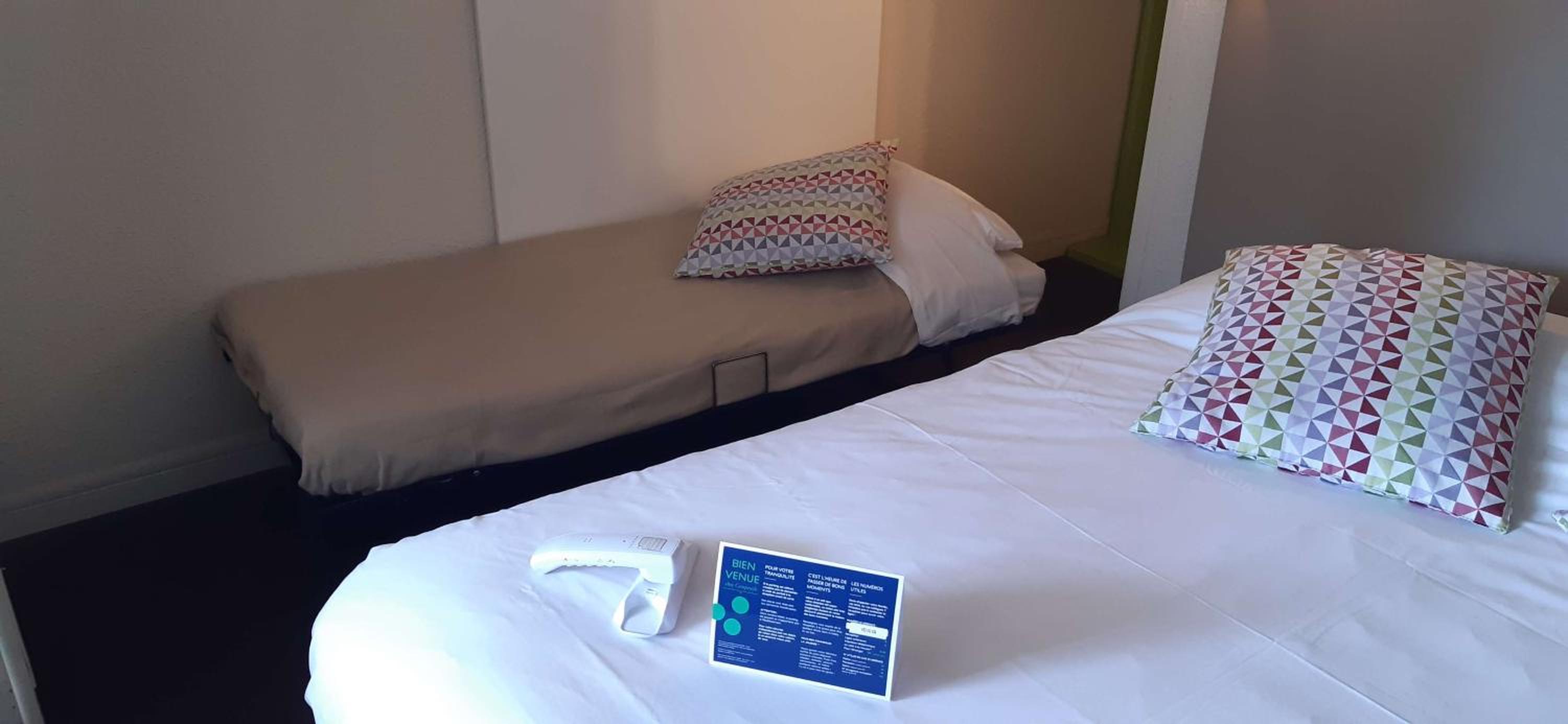 1 Double Bed 1 Junior Bed (Up To 10 Years)