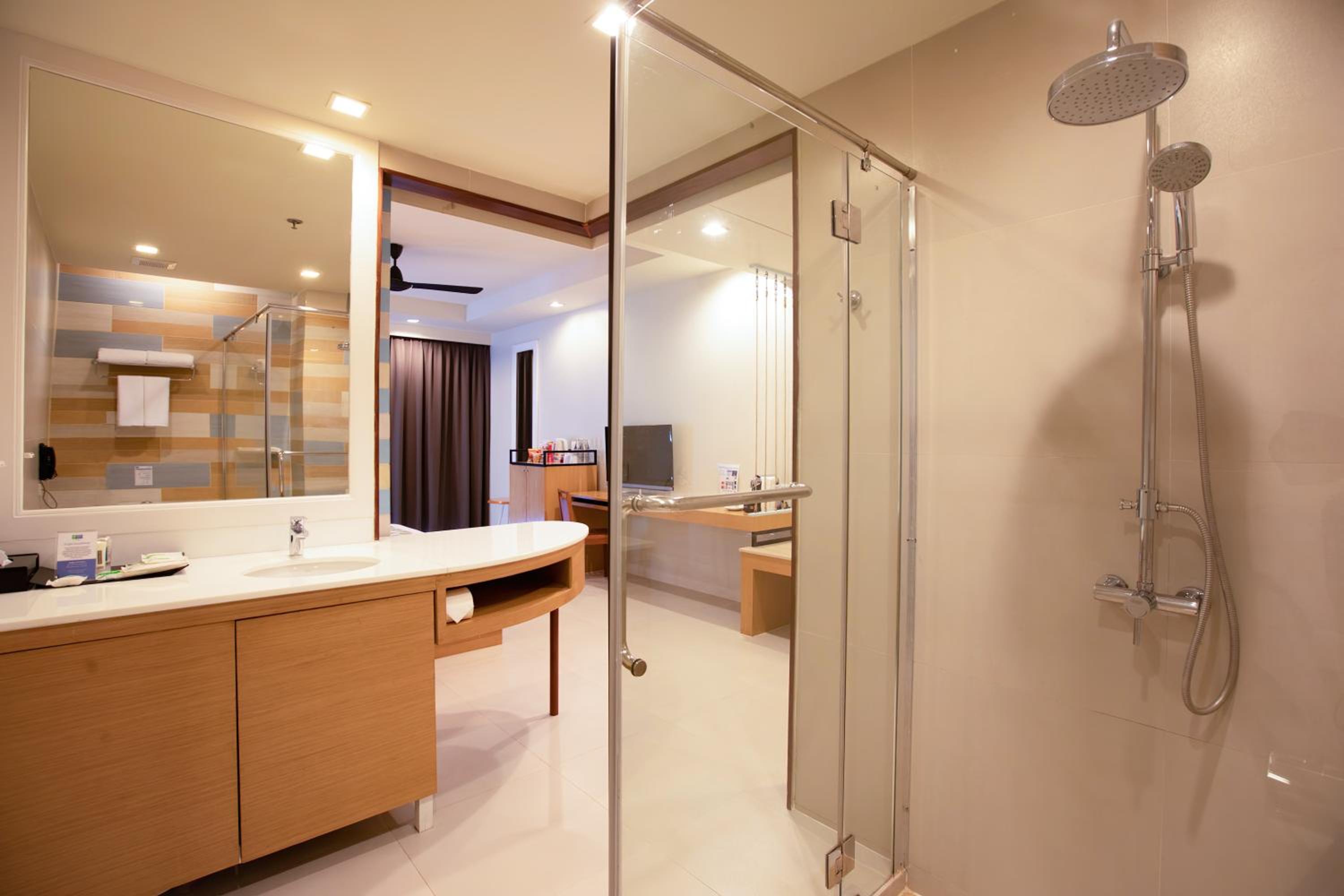 Family Pool Access Room