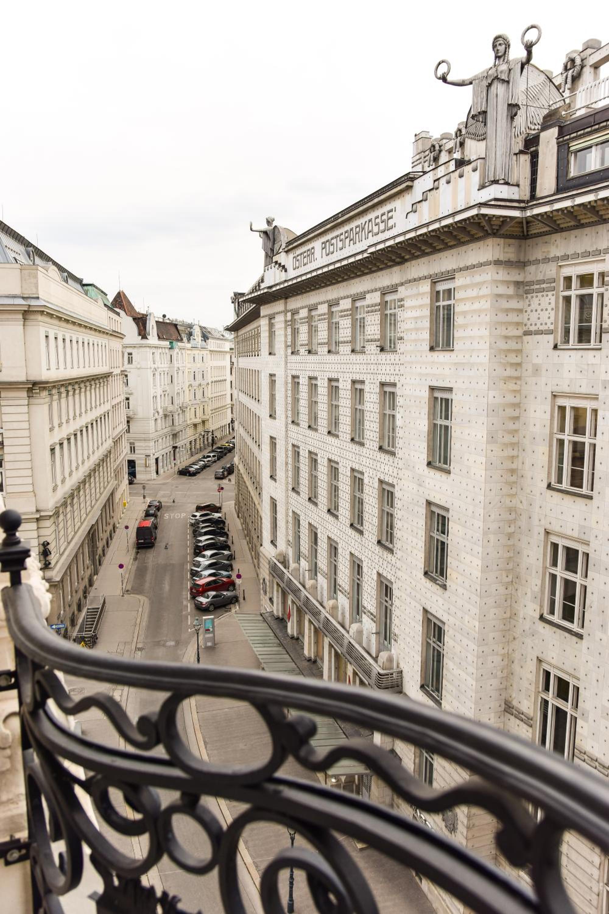 Grand Double Room with Private Bathroom