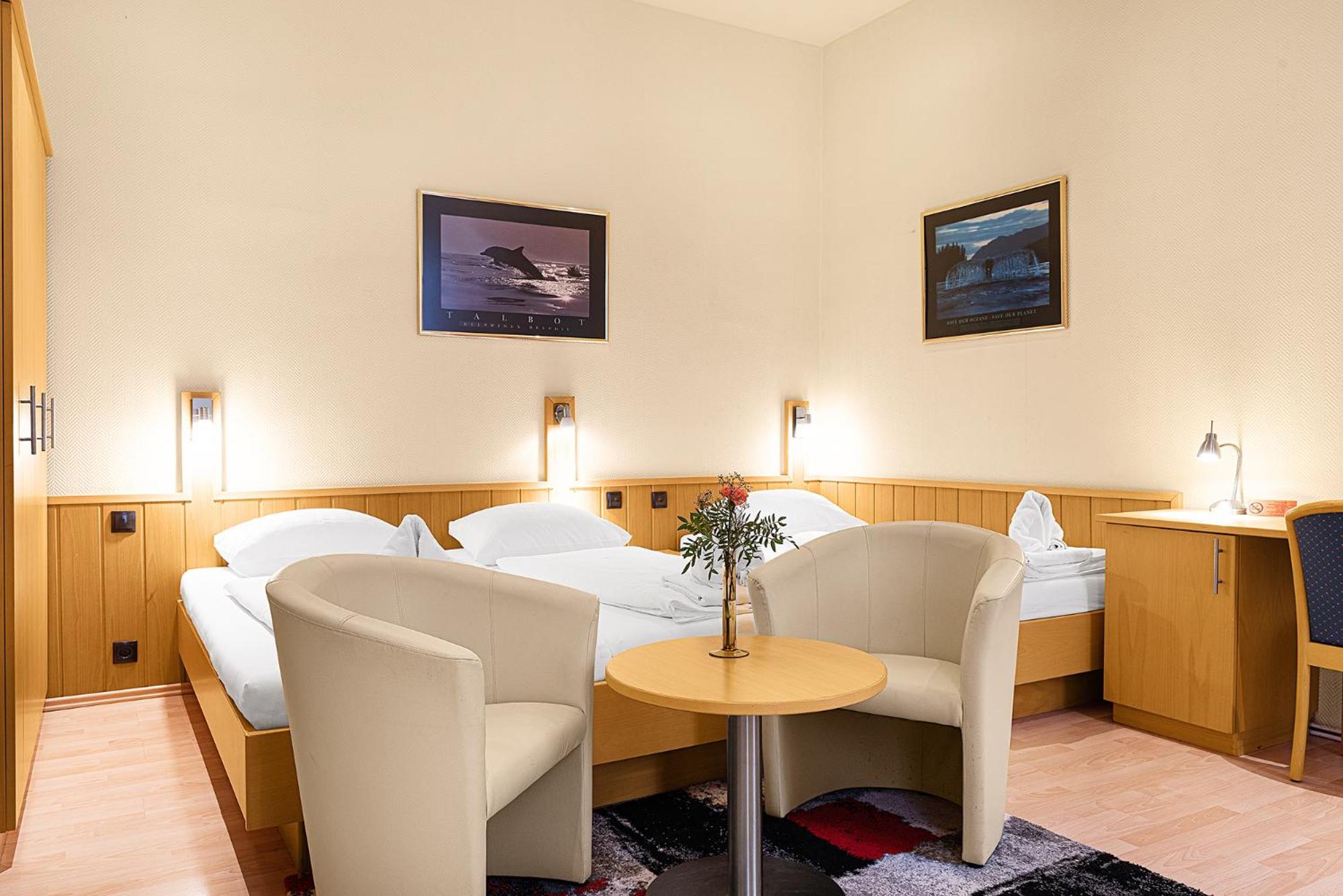 One-Bedroom Apartment - Annex