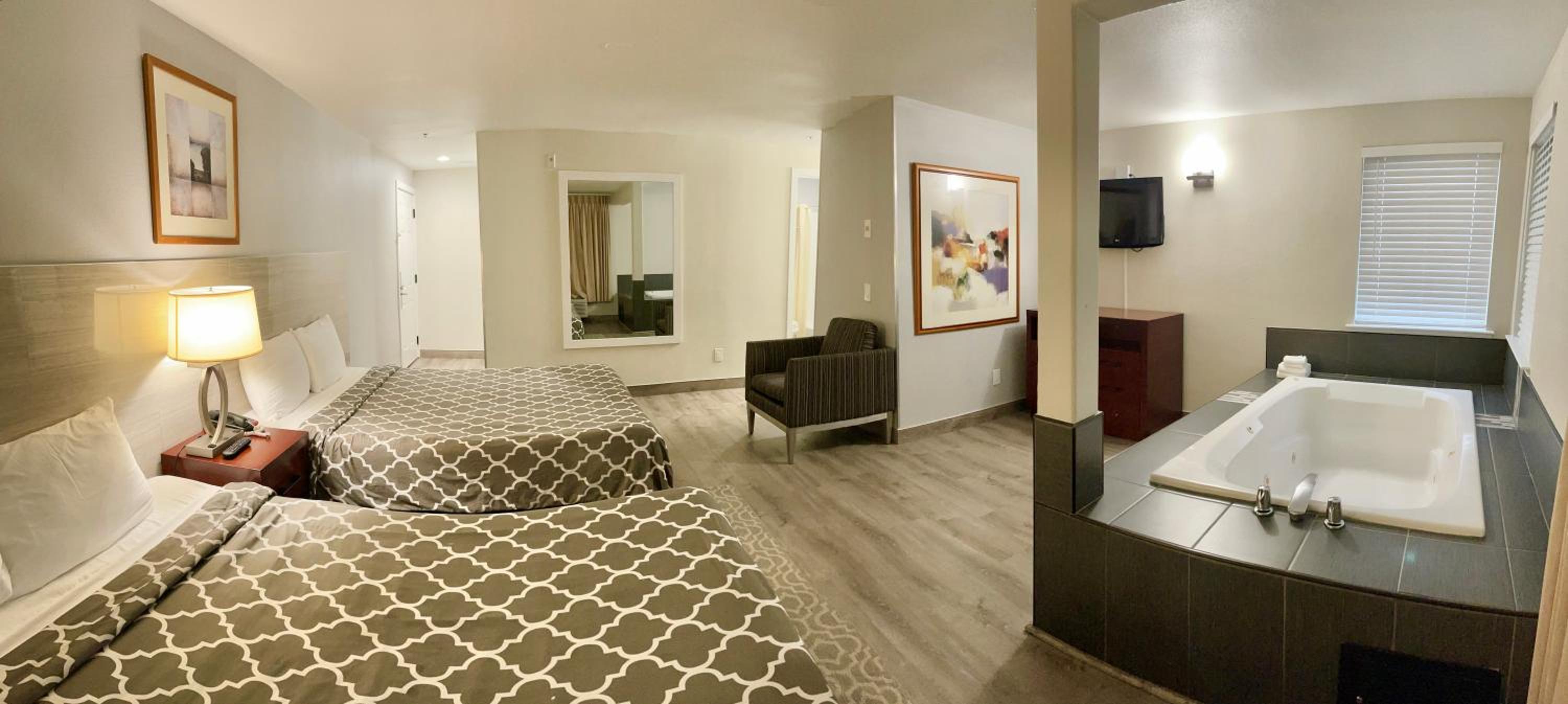 Deluxe Queen Suite with Two Queen Beds
