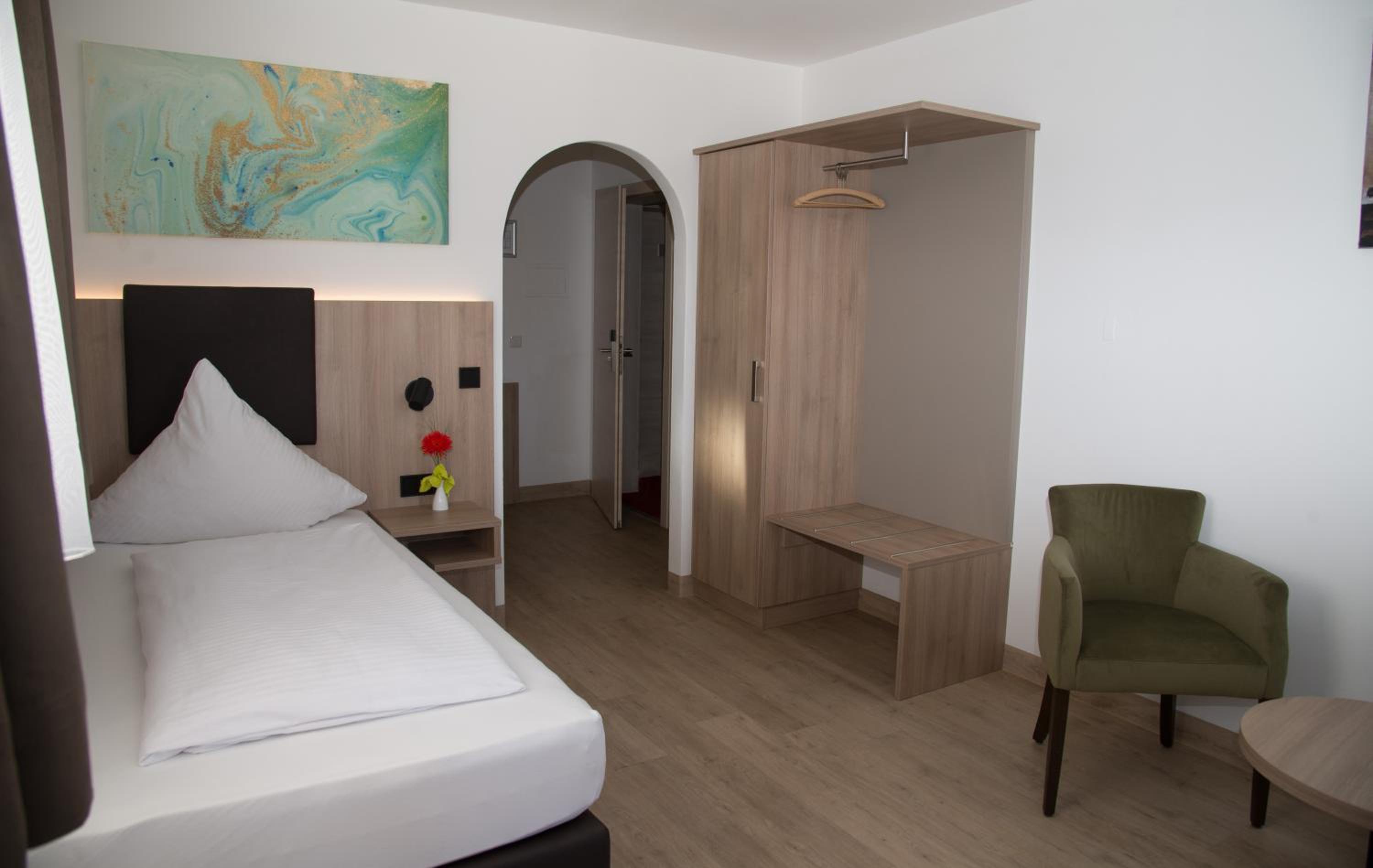 Single Room - Garden View