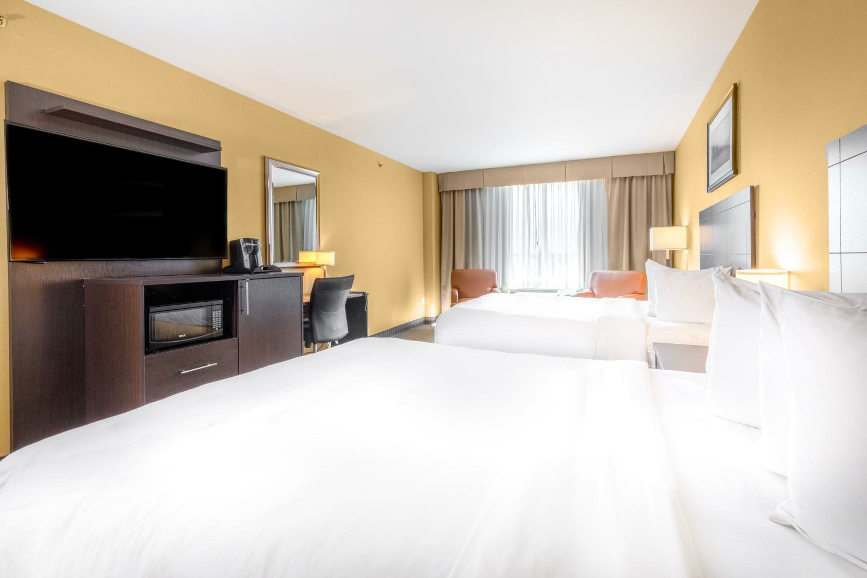 Queen Room with Two Queen Beds - Non-Smoking