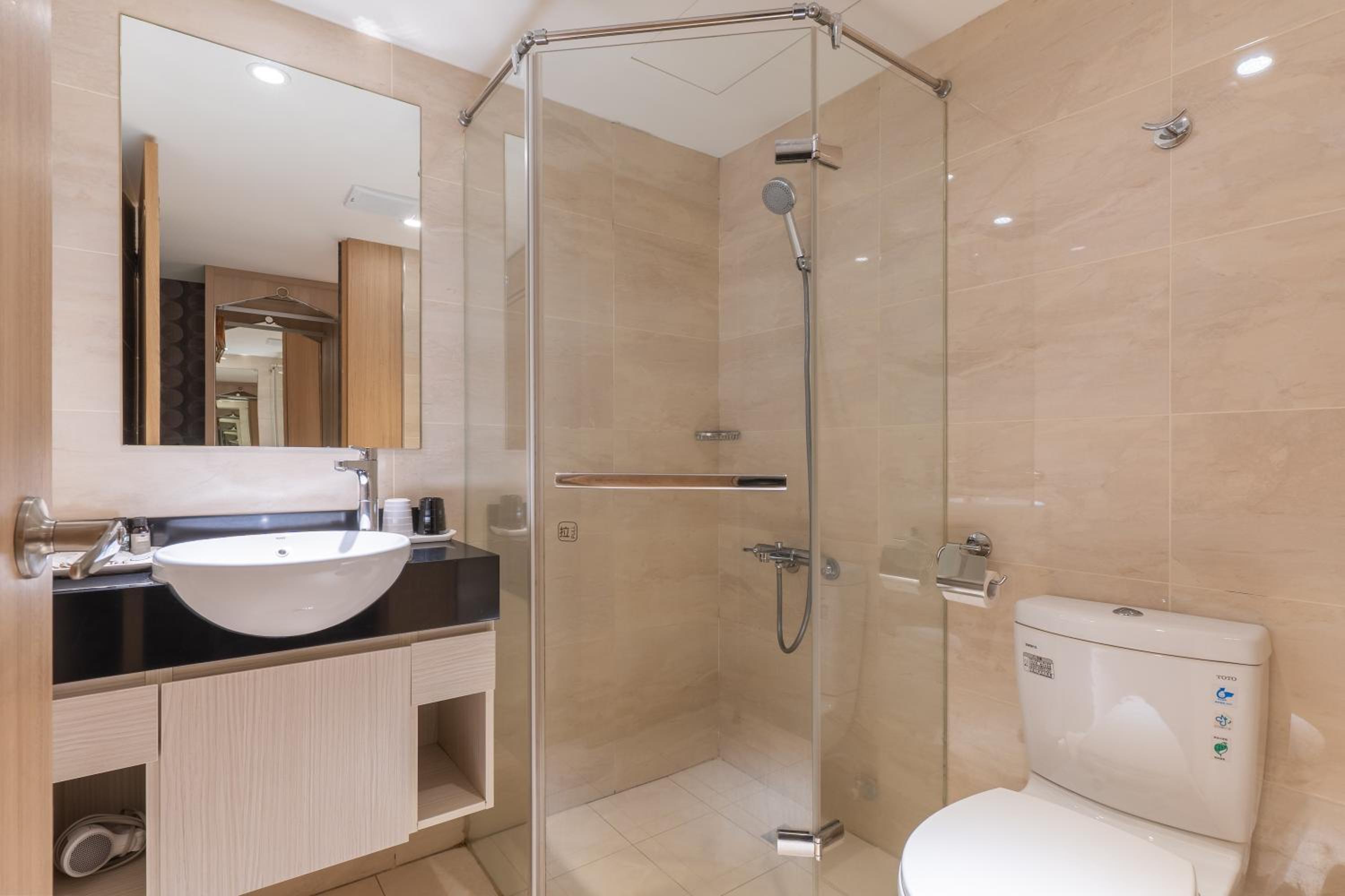 Standard Twin Room without Window
