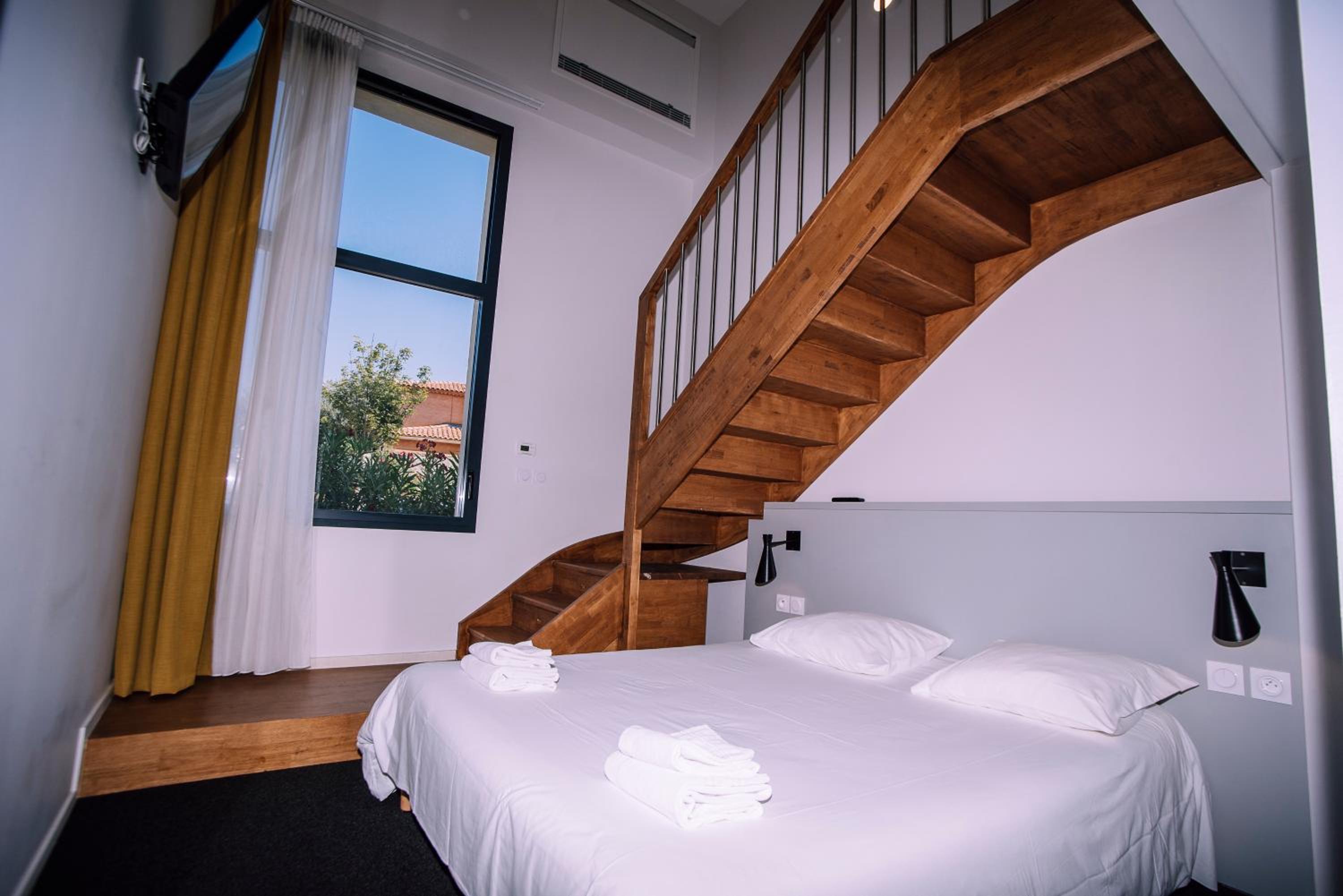 Duplex Quadruple Room