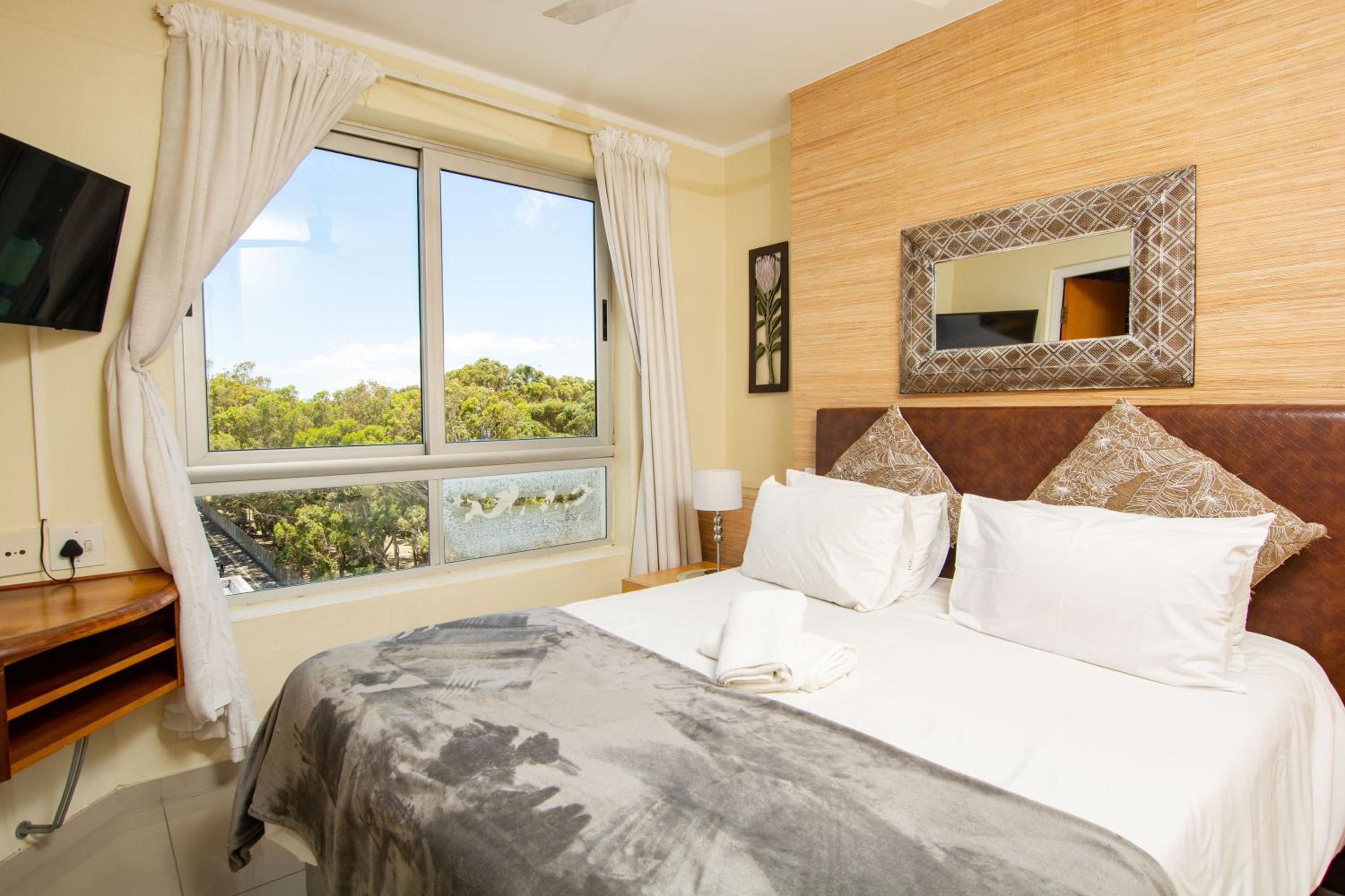 Family Room with Mountain View