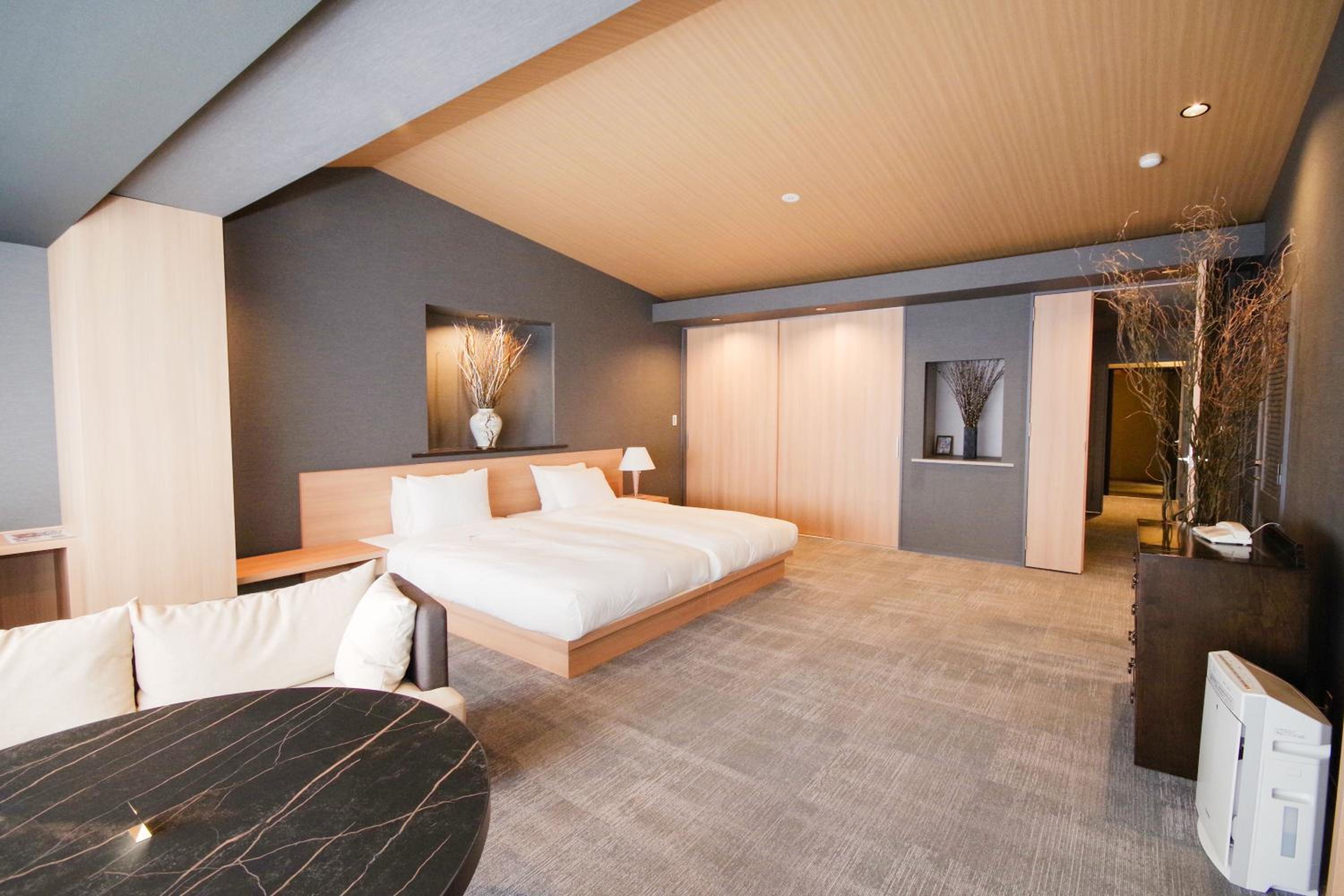 Twin Room with Mountain View