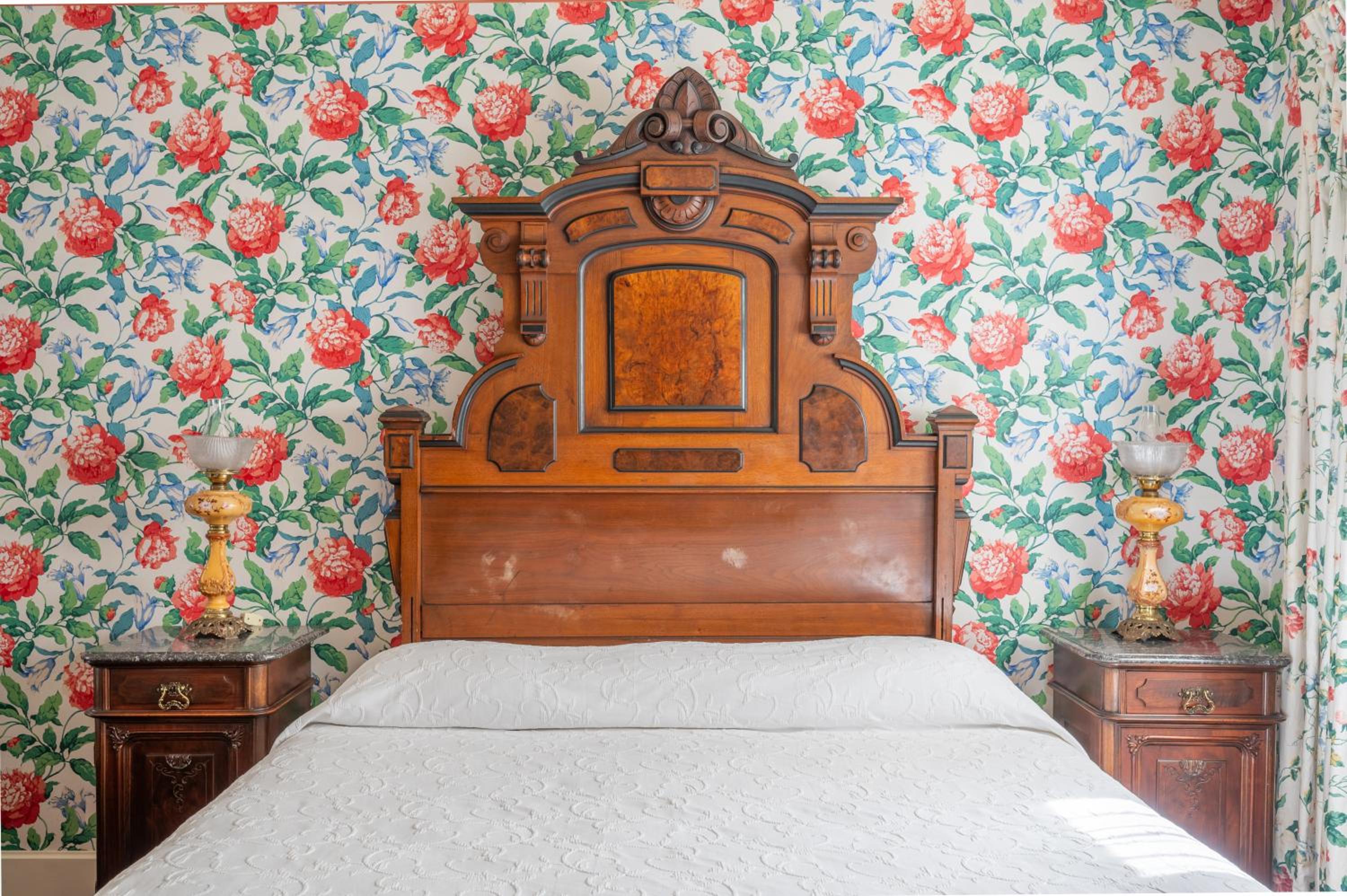 King Room with Fireplace