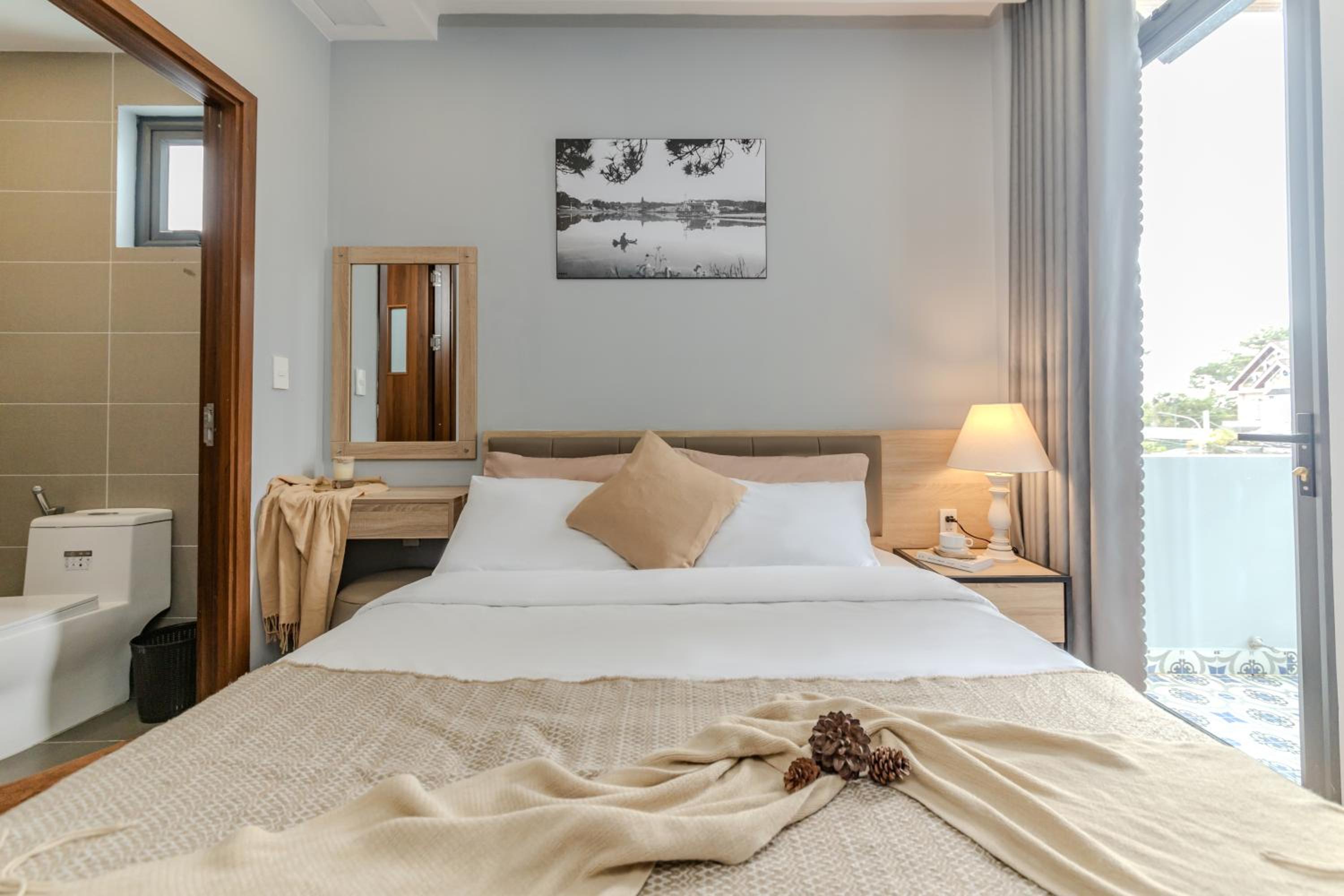 Queen Room With Balcony