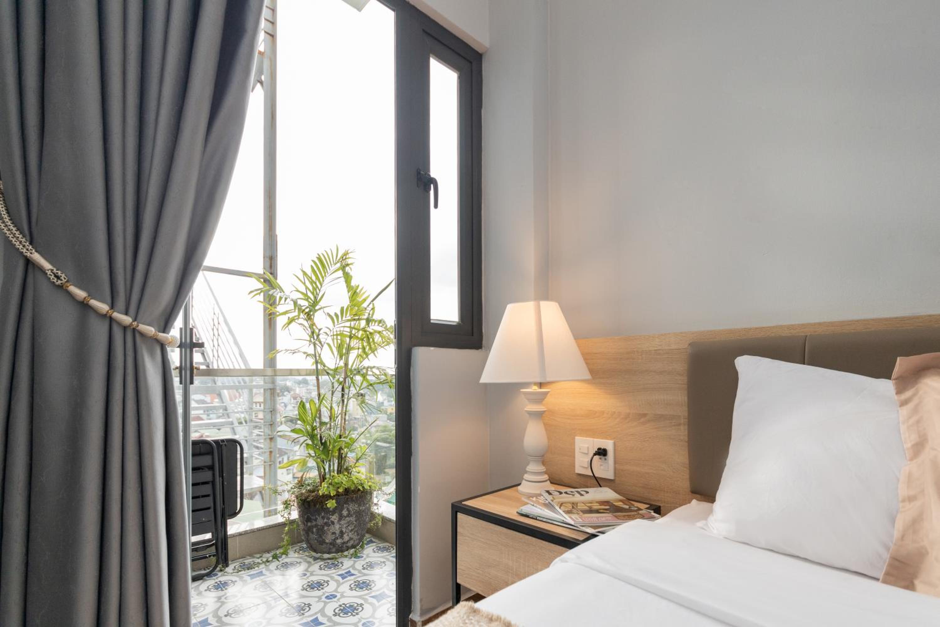 Queen Room With Balcony