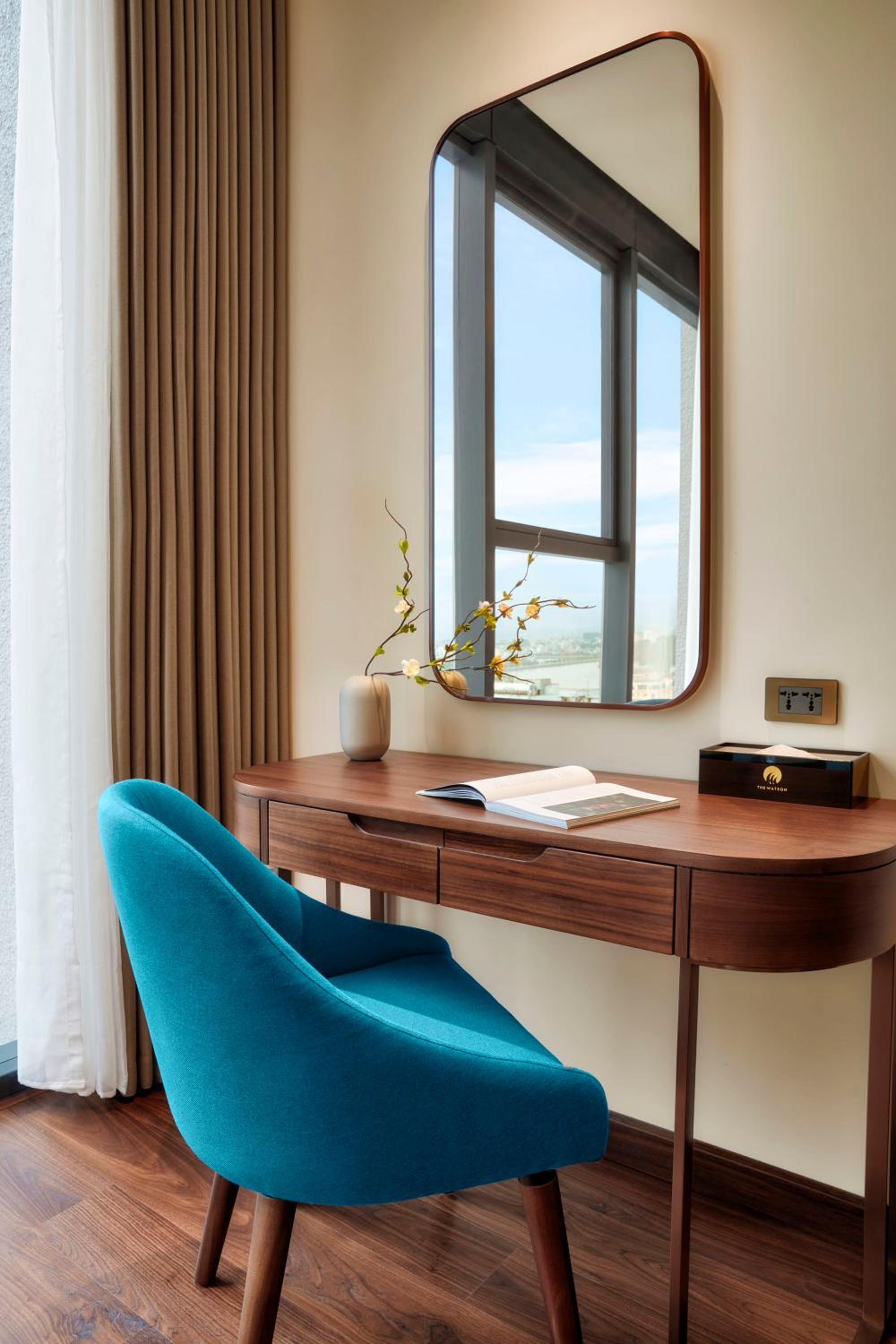  Premier Family Room with City View