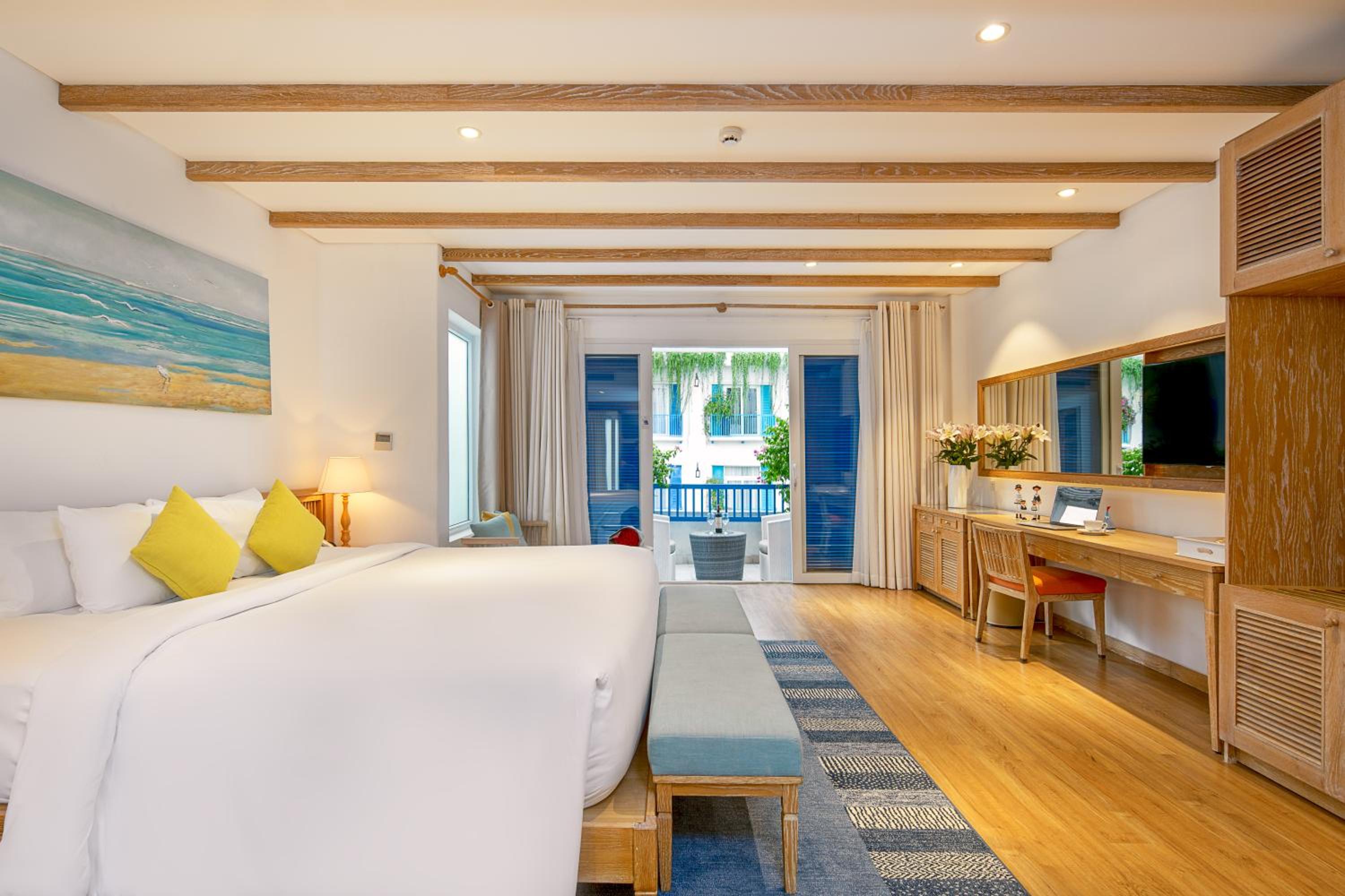 Duplex Residence with Balcony and Pool View