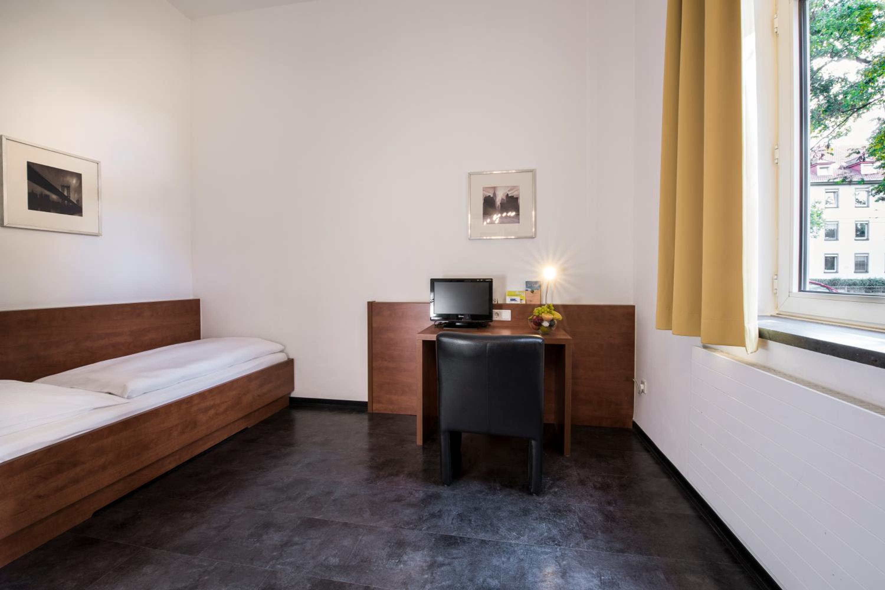 Single Room with Park View