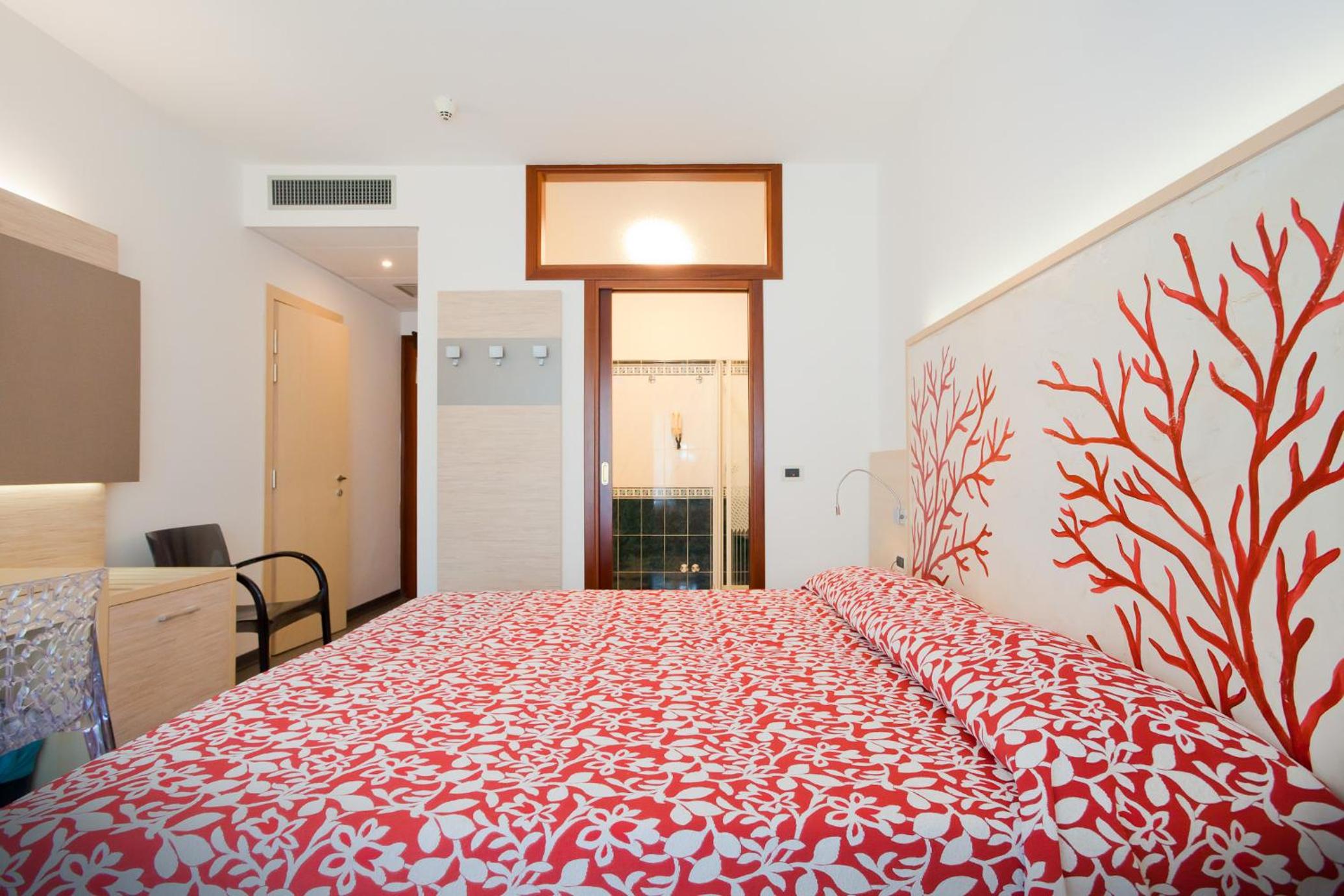 Double or Twin Room with Sea View