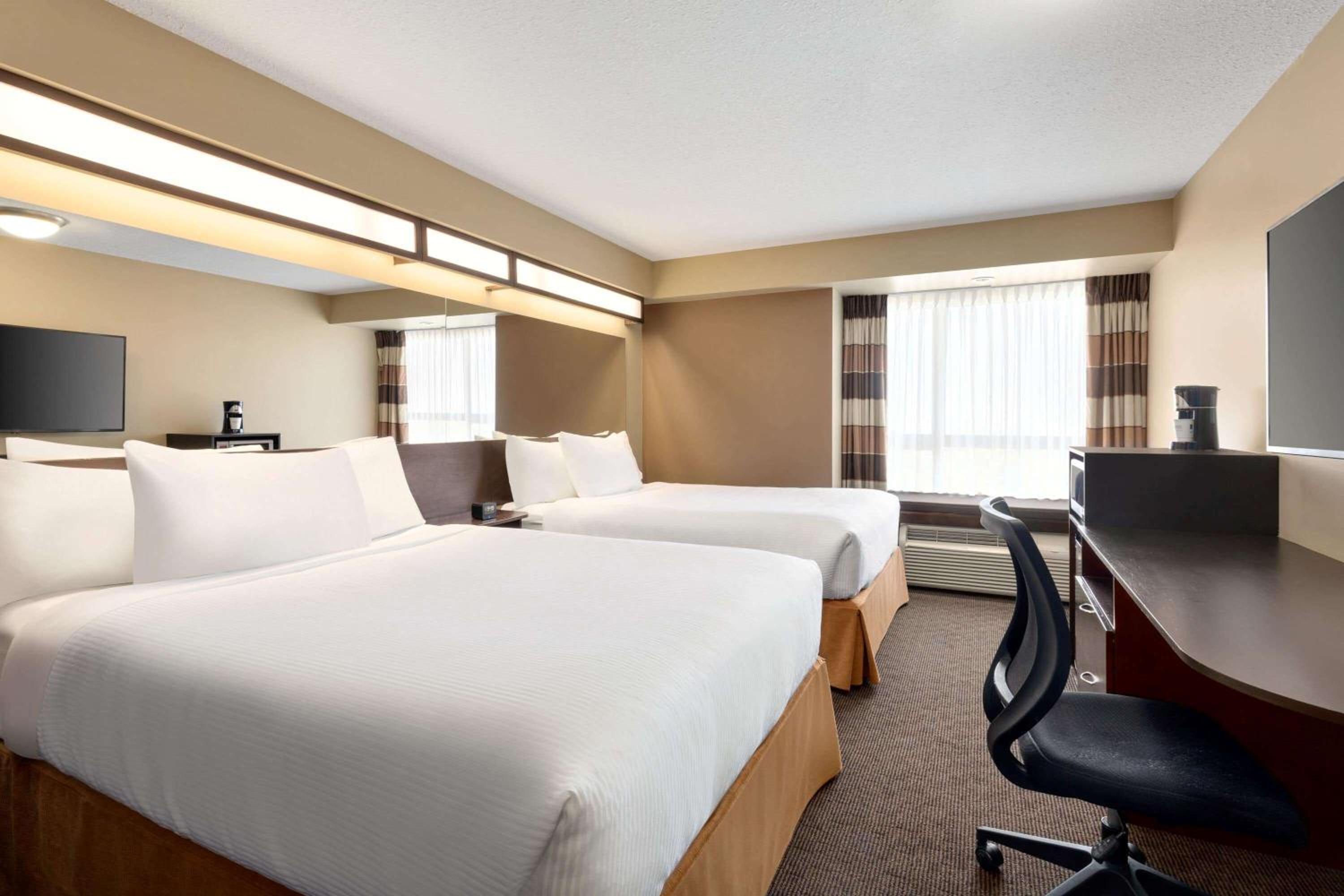 Business Queen Room with Two Queen Beds - Non-Smoking