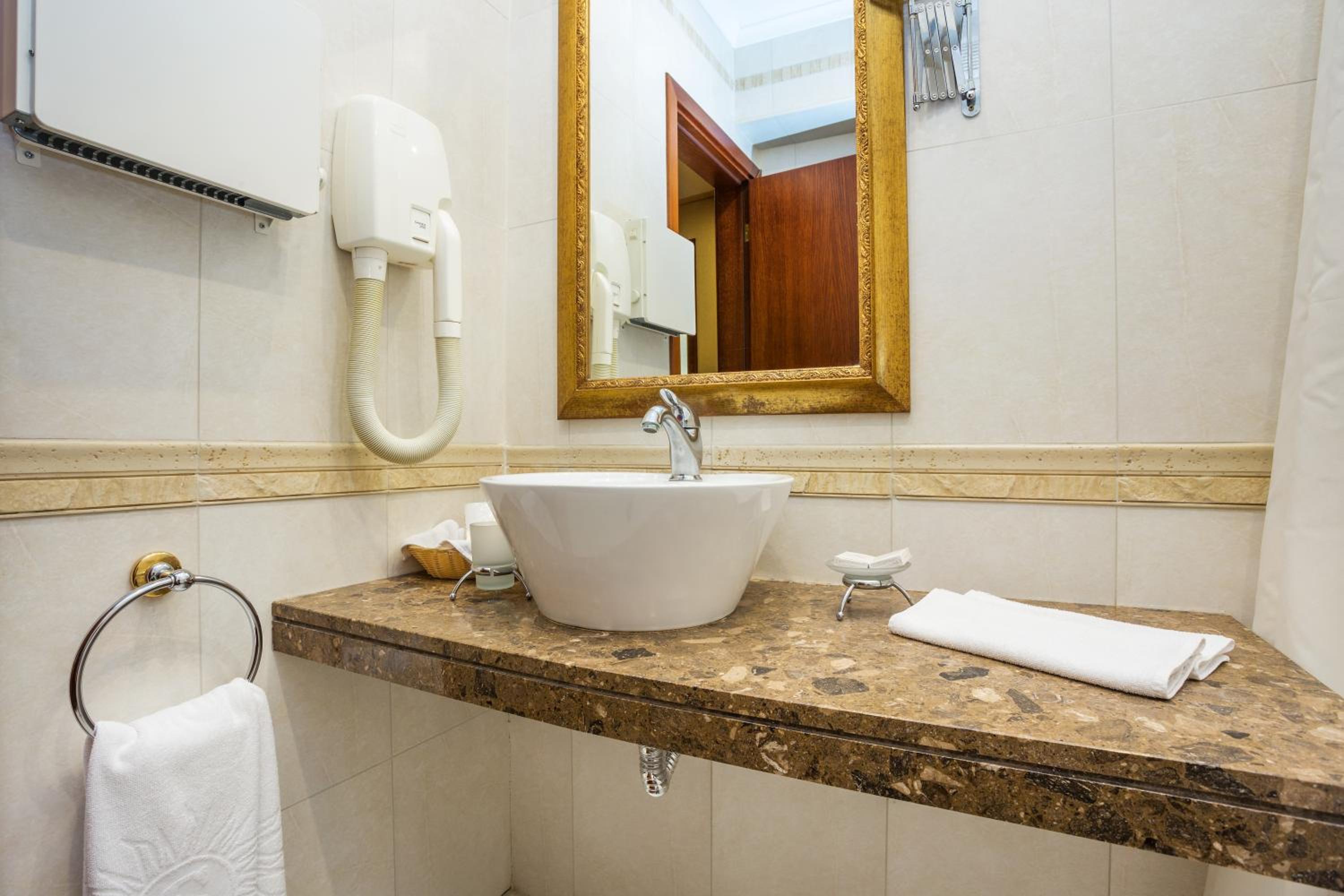 Double or Twin Room with Park View