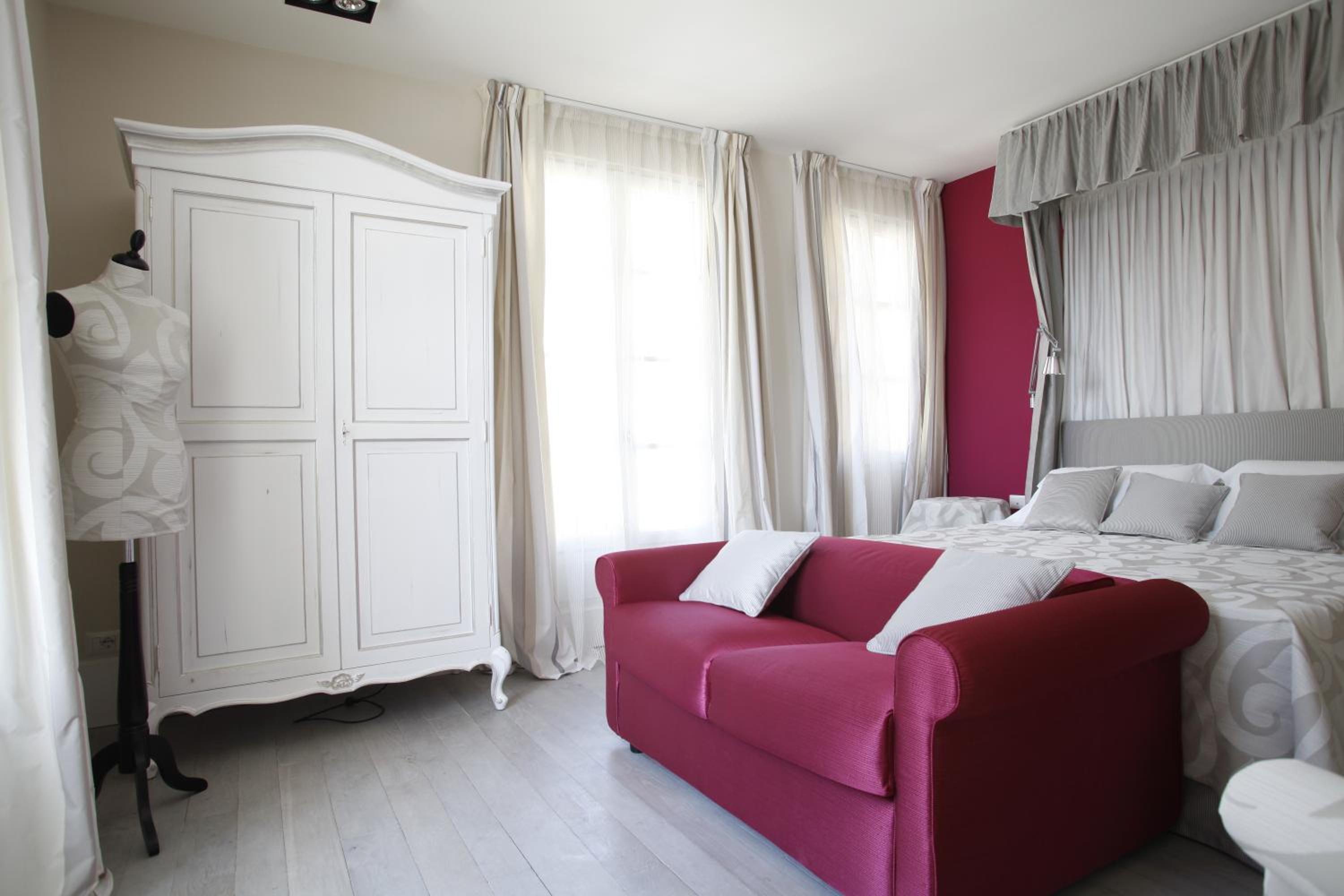 Superior Double Room with Balcony and Lake View