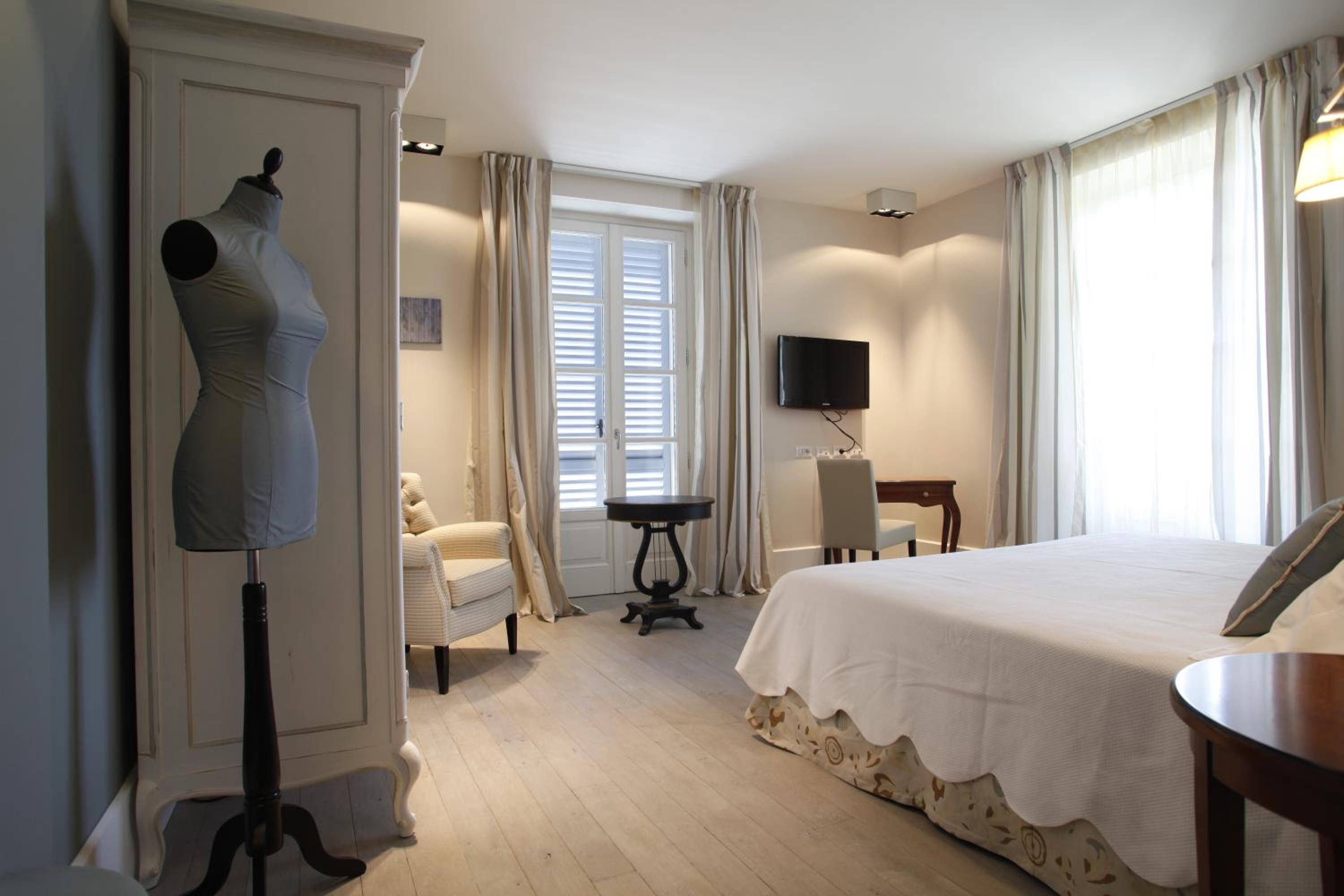 Superior Double Room with Balcony and Lake View