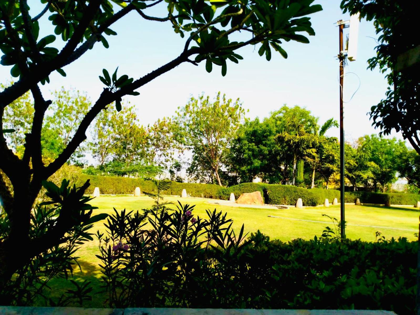 Deluxe Room with Private Sitting Area : 15% off on F&B, 10% off on Spa, Happy Hours with 2+1 offer ,Complimentary Welcome Drink on arrival, Signature Activities & Experiences.