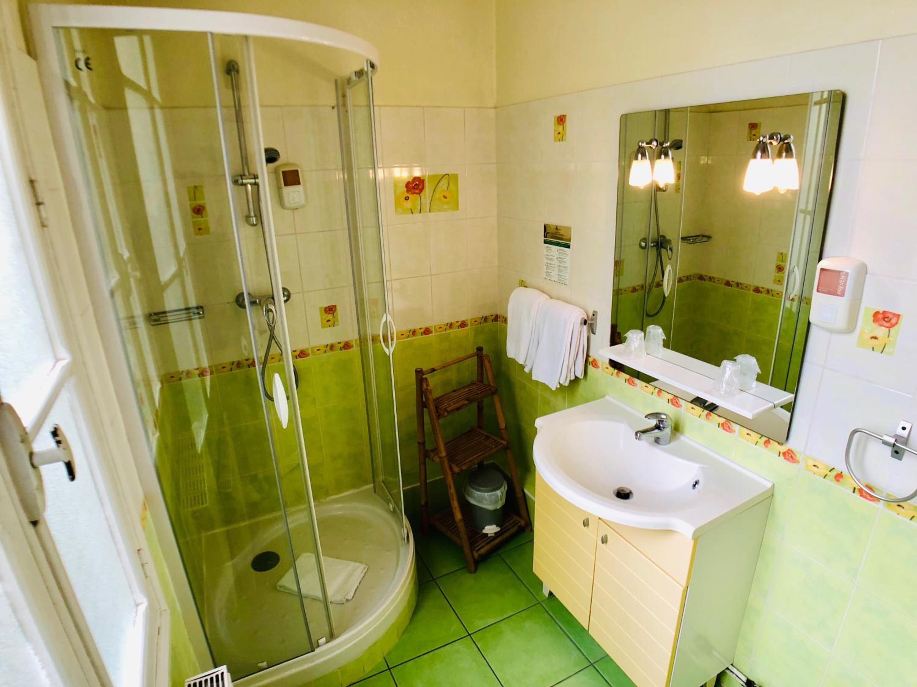 Luxury Double Room with Shower