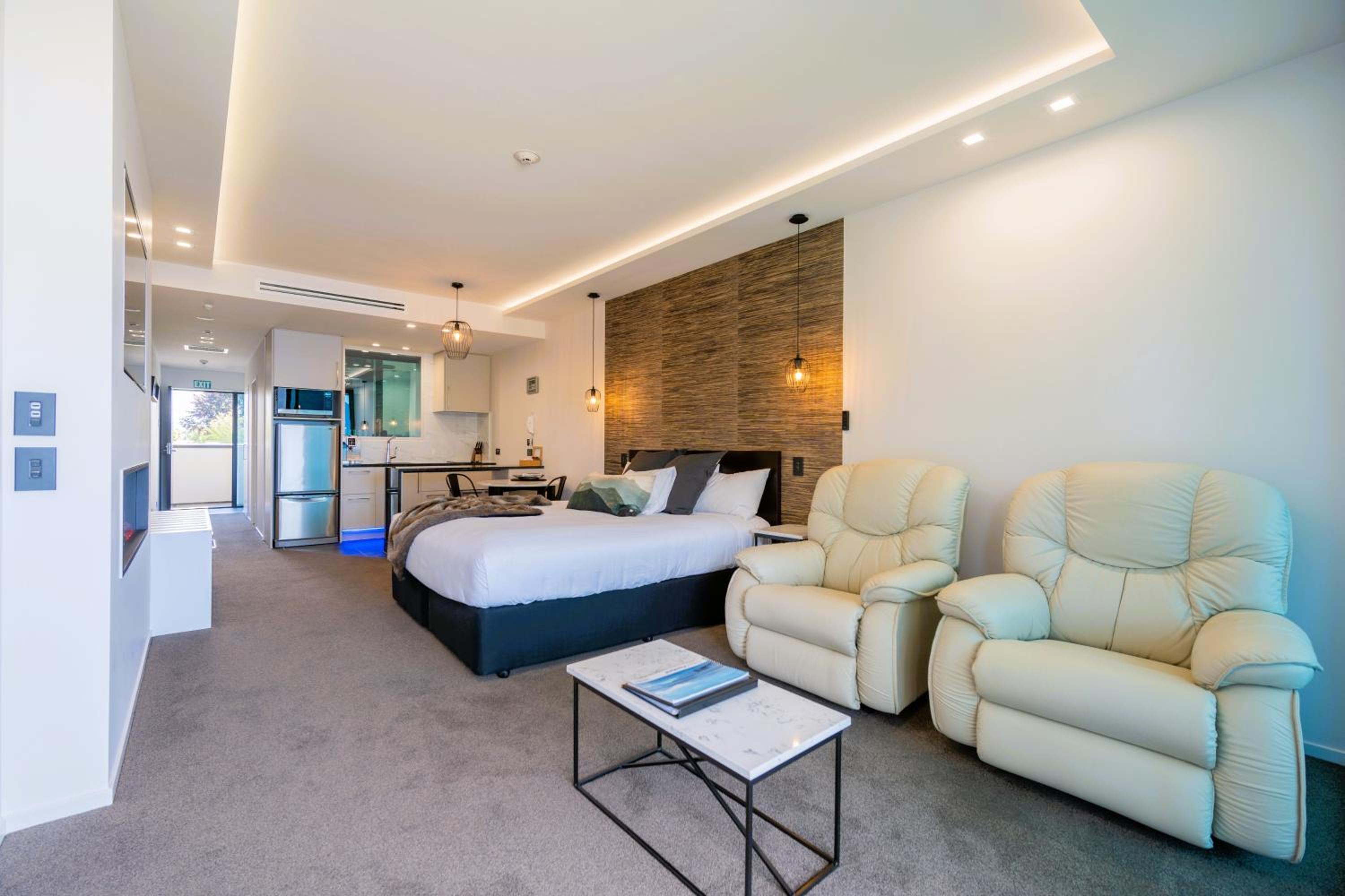 Tanara Upstairs Premium Studio (Adults Only)