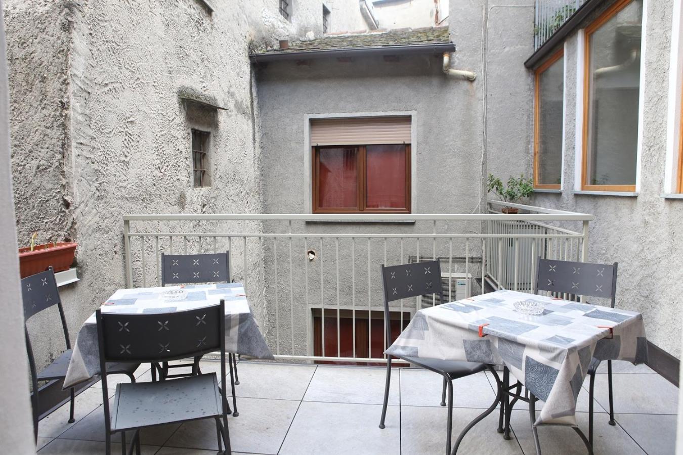 Triple Room with Mountain View