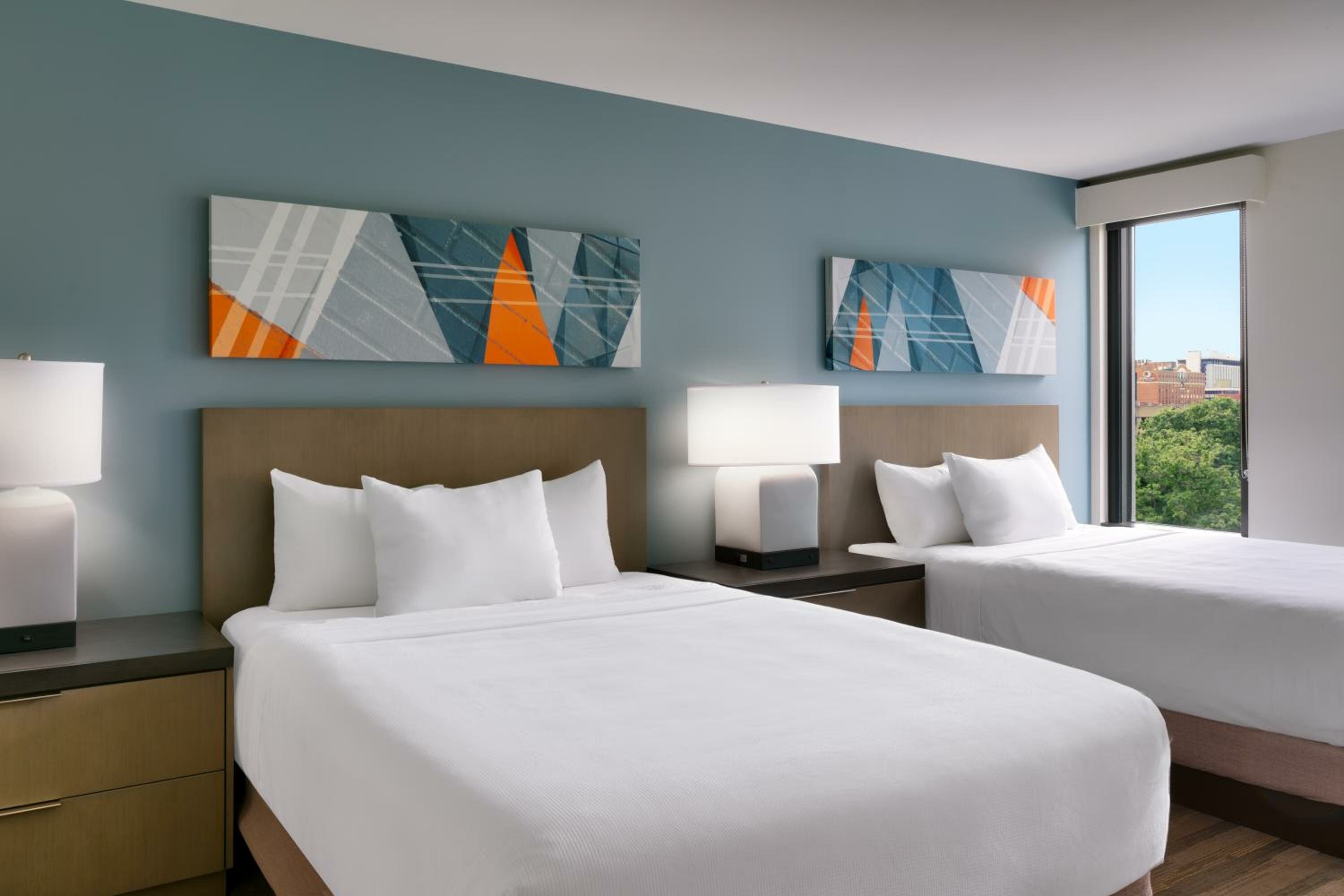 Studio Suite with Two Queen Beds and Kitchen - Disability Access