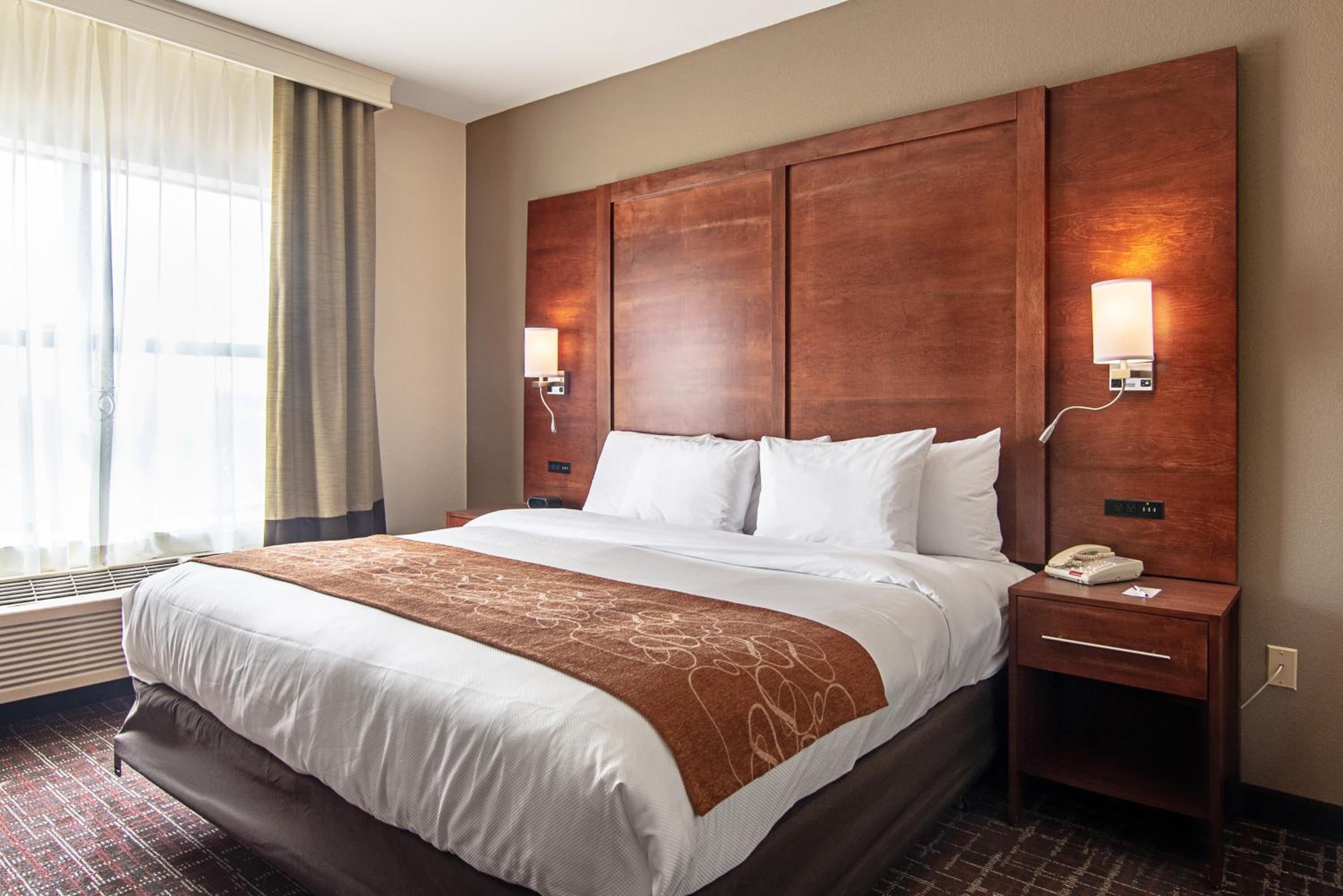 King Suite - Disability Access/Non-Smoking