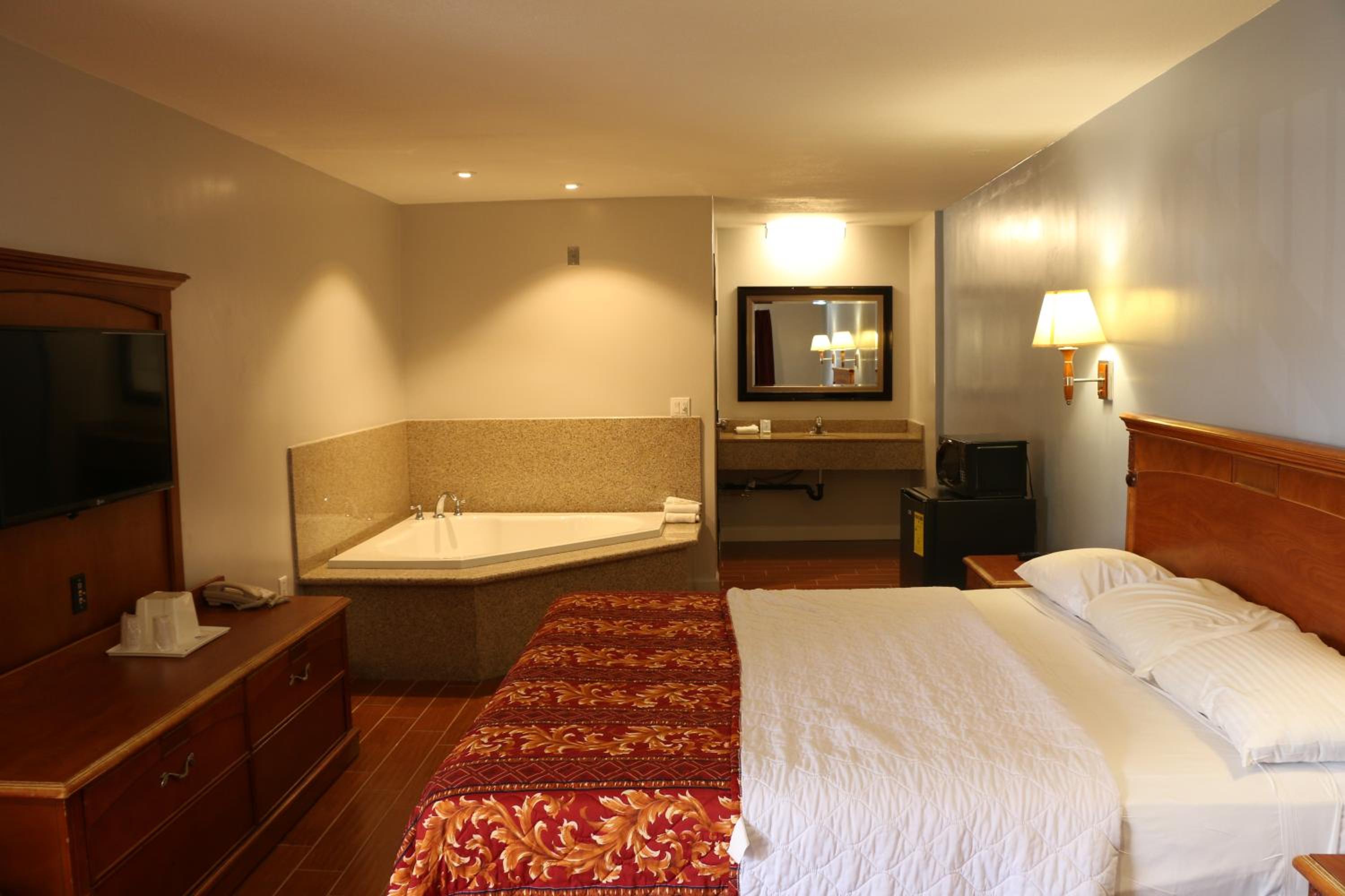 King Suite with Spa Bath