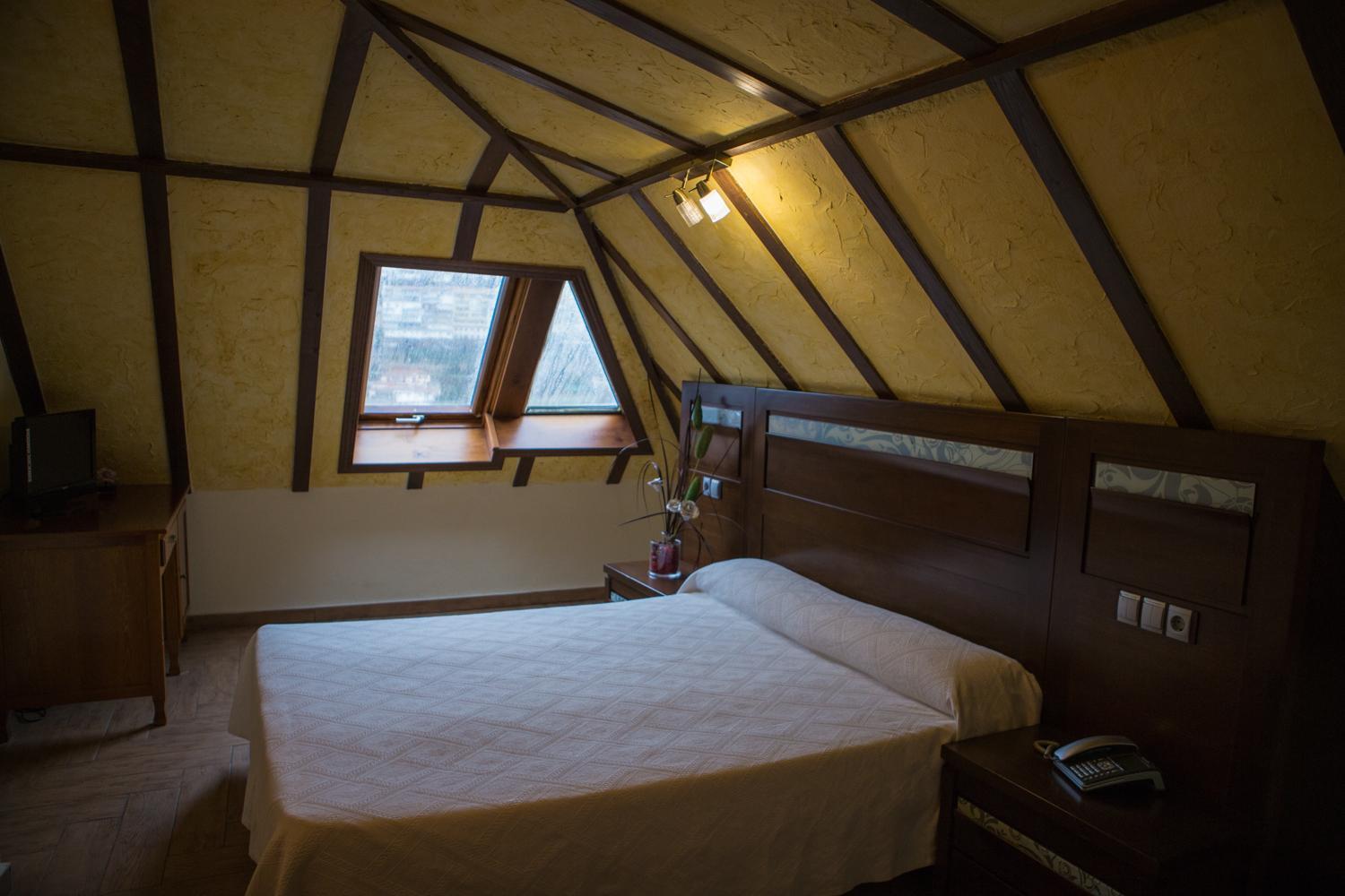 Queen Room with Spa Bath