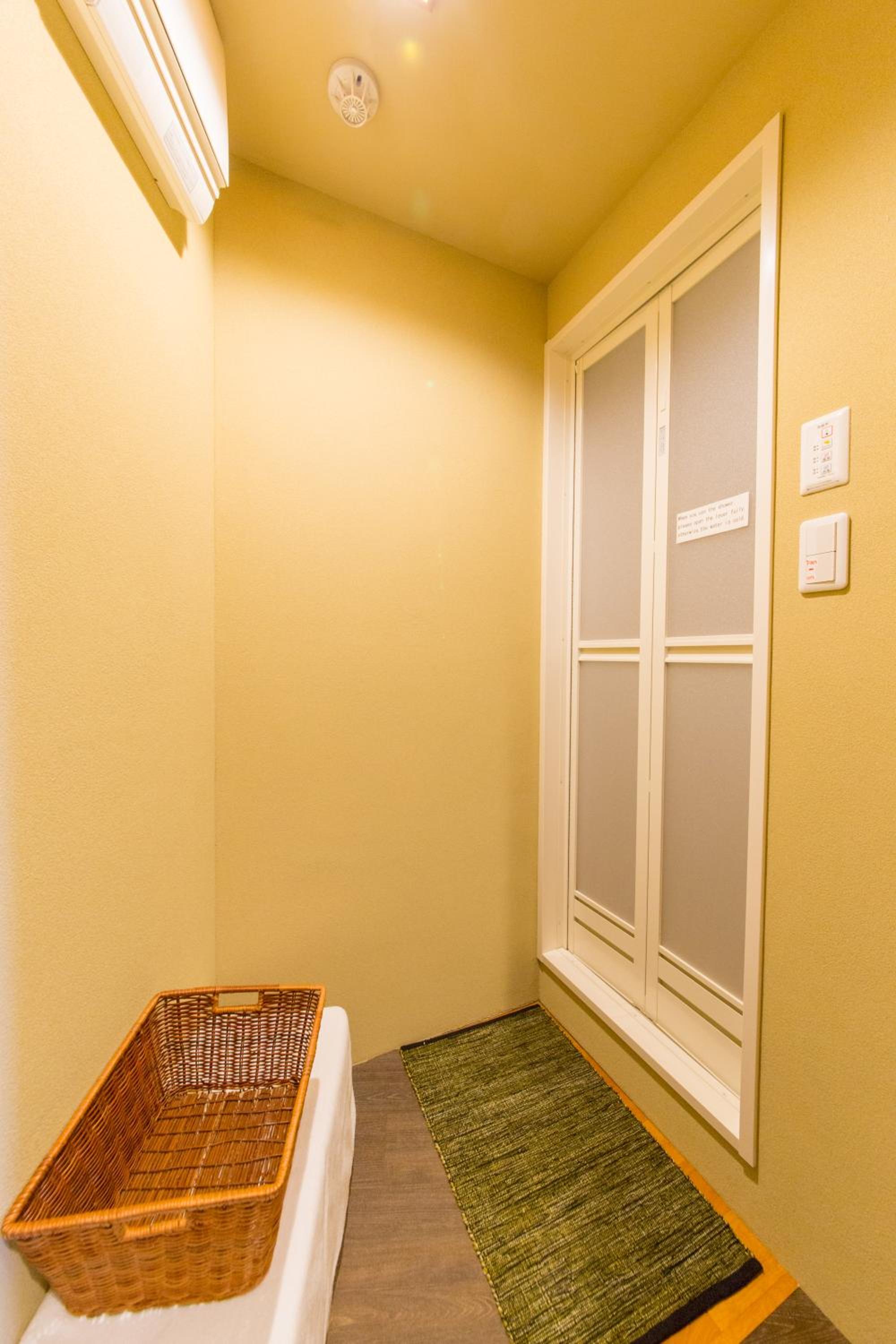 Twin Room with Shower