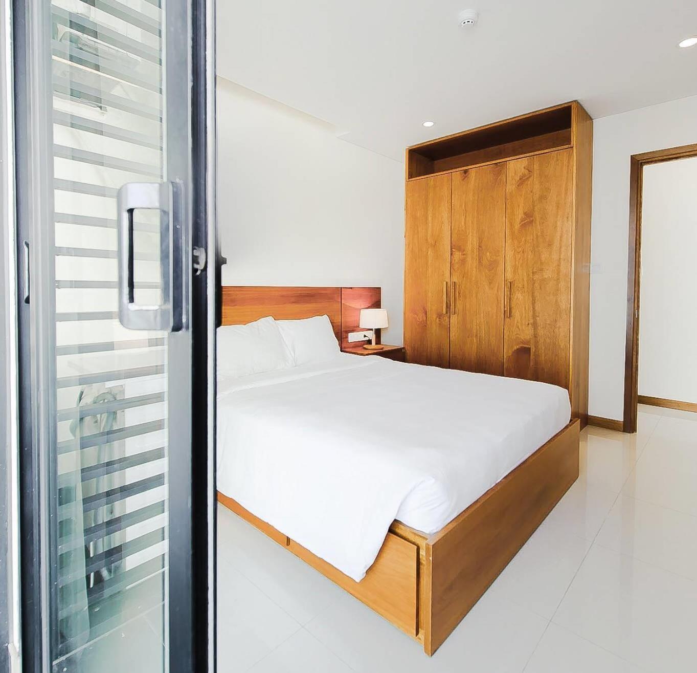 Two-Bedroom Apartment with Sea View