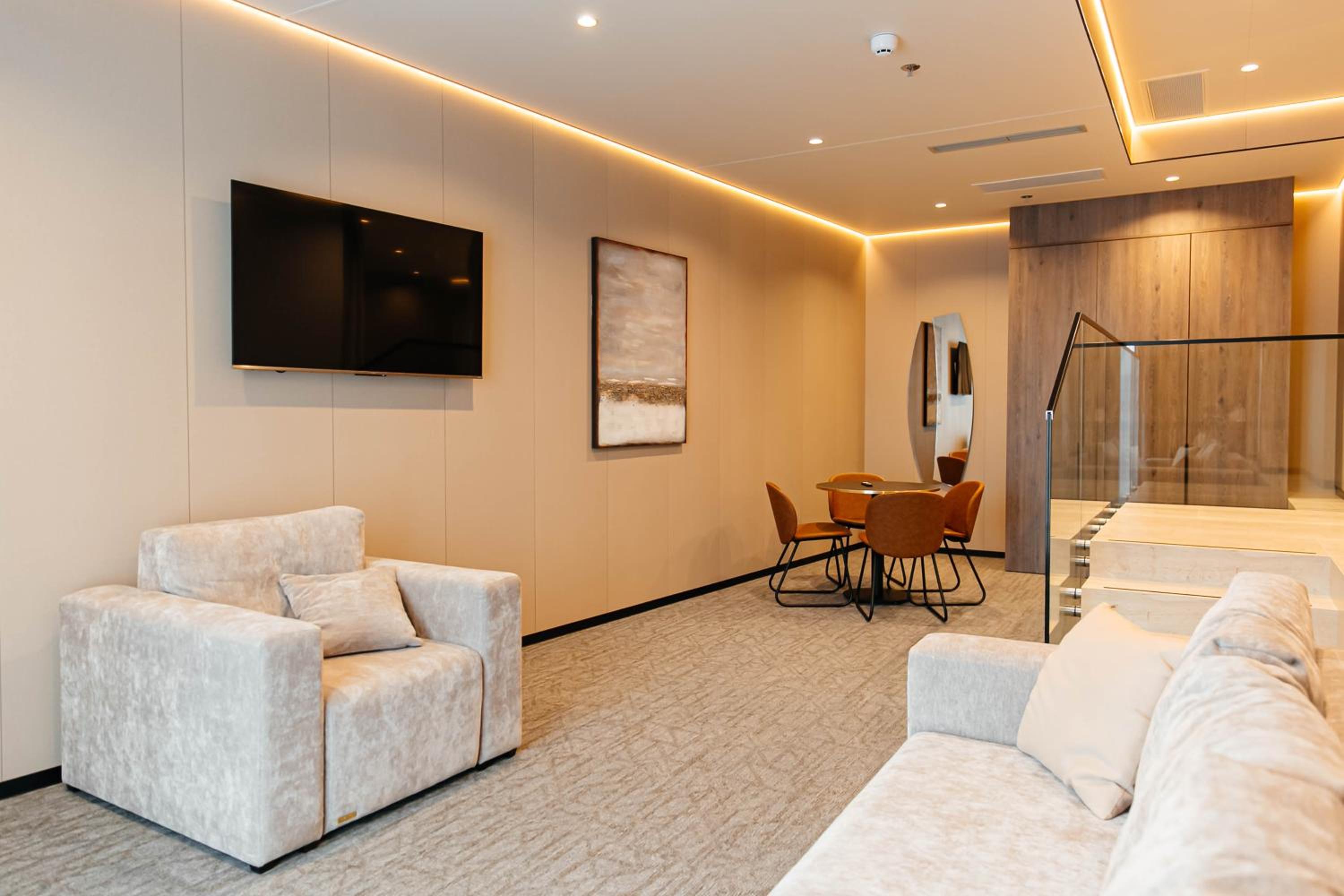 Studio with Spa Bath